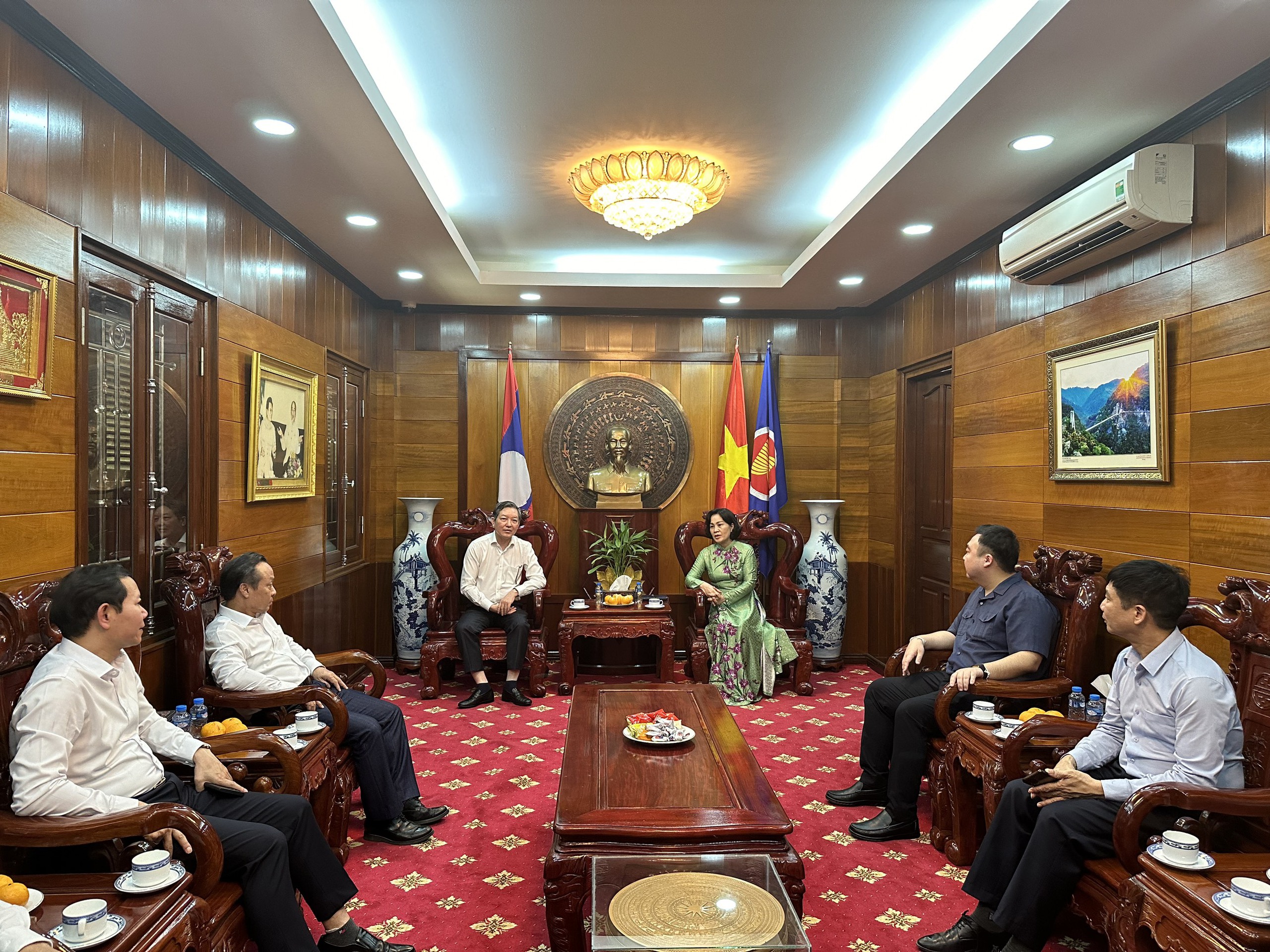 Chủ tịch Hội Nông dân Việt Nam Lương Quốc Đoàn làm việc tại tỉnh Luang Prabang, Lào- Ảnh 3.