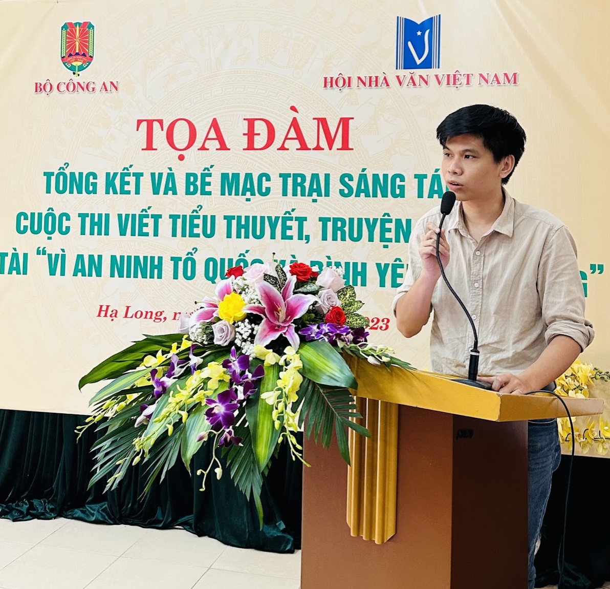 9x viết truyện trinh thám nhận giải thưởng của Hội Nhà văn Việt Nam: "Tôi may mắn khi sống bôn ba"- Ảnh 2.