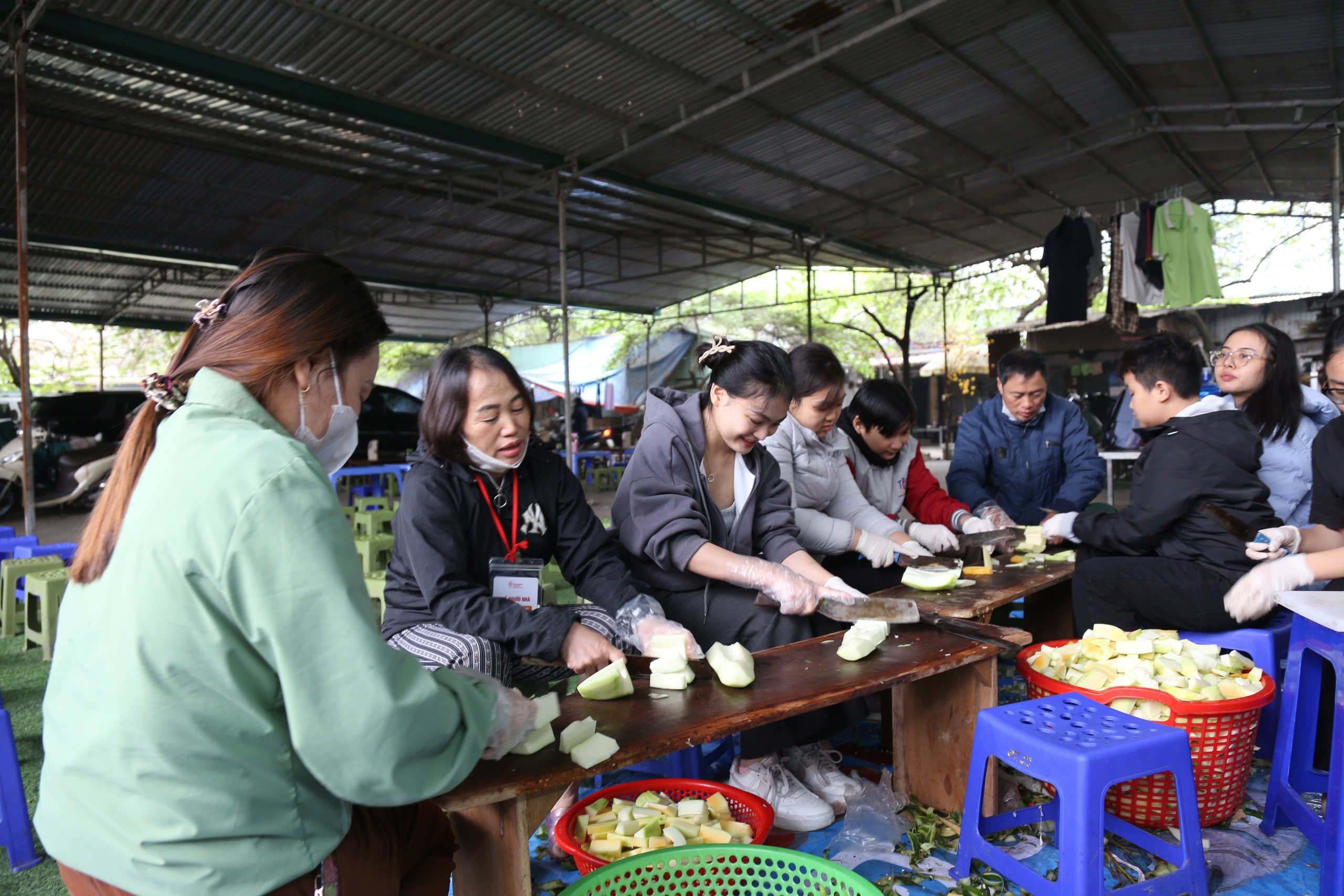 Phiên Chợ Trái Tim - Mái nhà của những trái tim rực lửa thiện nguyện- Ảnh 12.