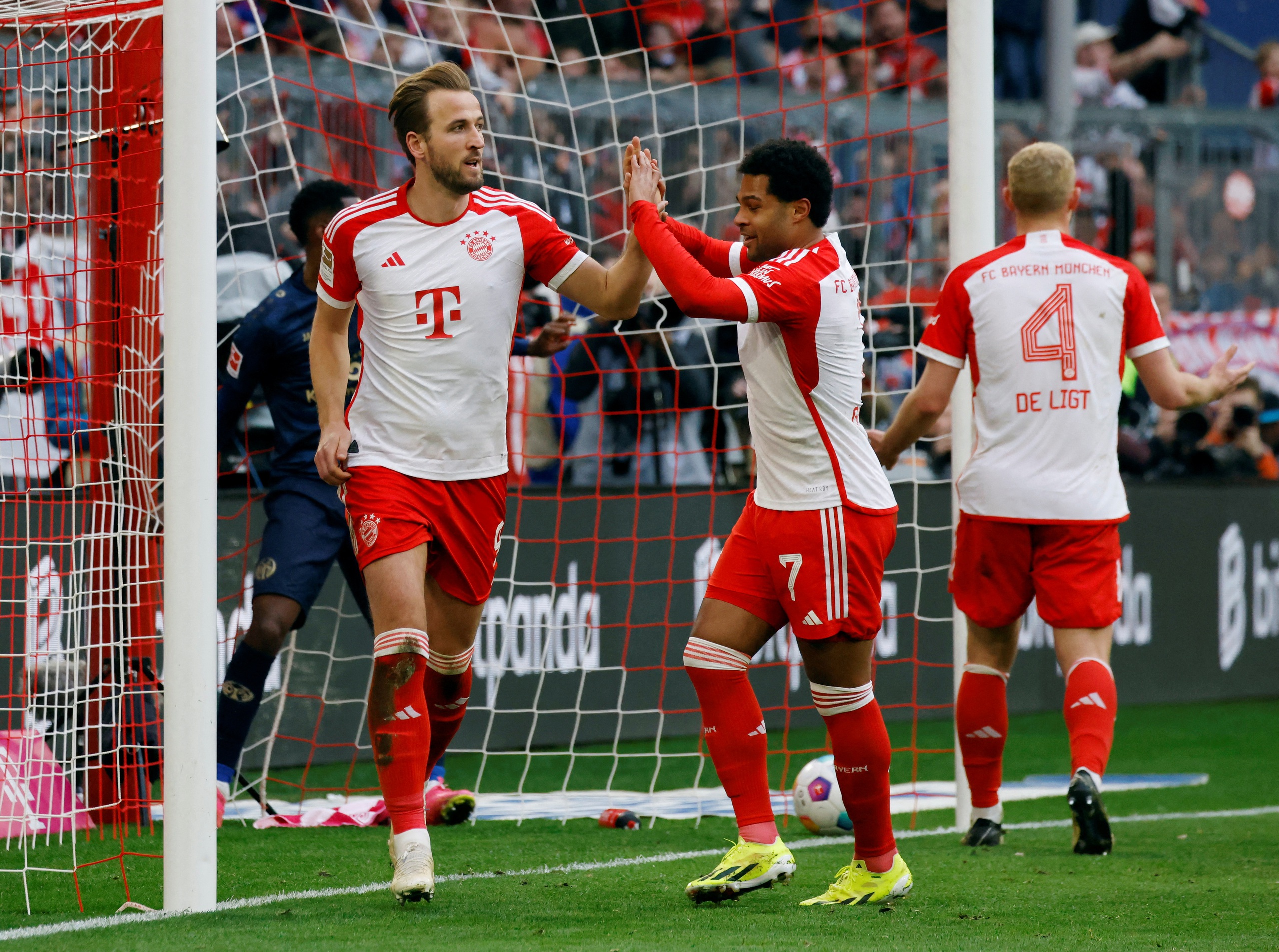 Ghi hattrick vào lưới Mainz, Harry Kane lập 2 kỷ lục mới tại Bundesliga- Ảnh 2.