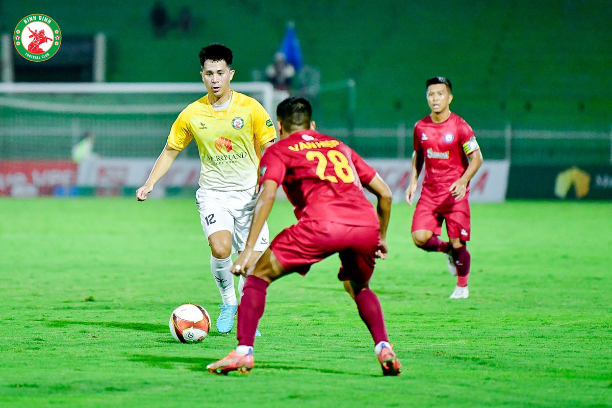 Coutinho lập cú đúp, Khánh Hòa bất ngờ cầm hoà Bình Định- Ảnh 1.