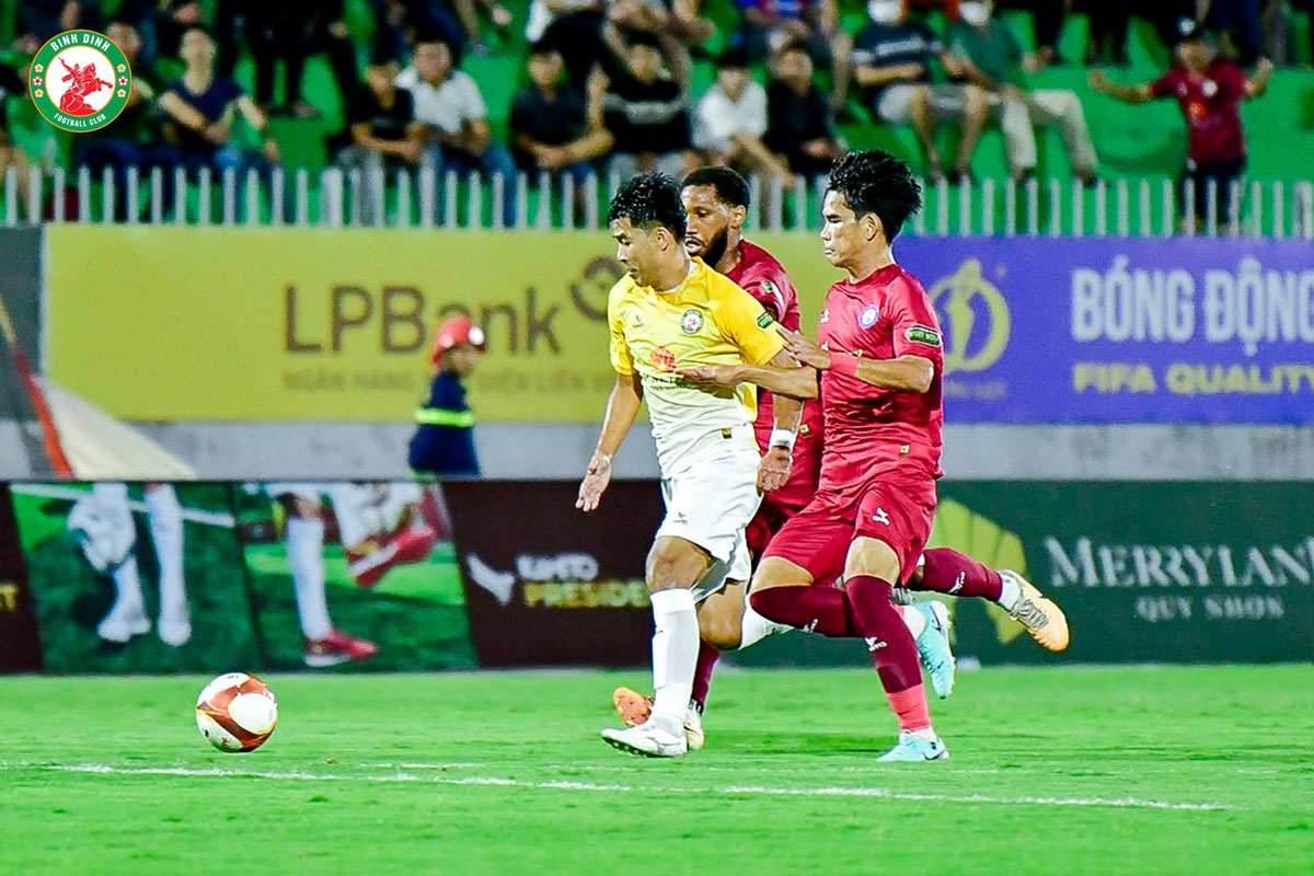 Coutinho lập cú đúp, Khánh Hòa bất ngờ cầm hoà Bình Định- Ảnh 2.