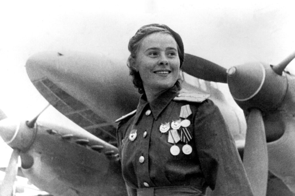 “Bông huệ trắng” Lydia Litvyak: Nữ phi công thiện chiến của Liên Xô- Ảnh 2.