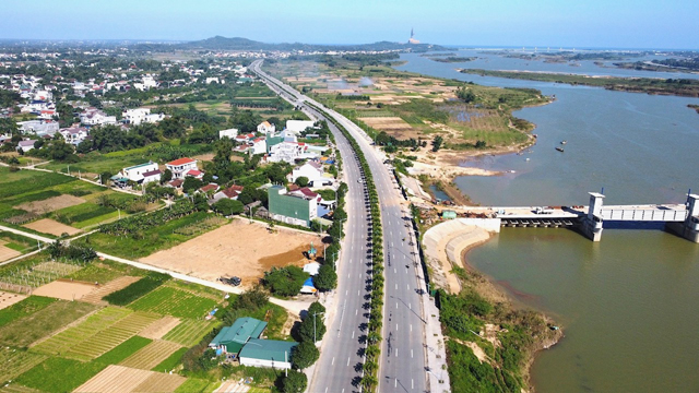 Quảng Ngãi yêu cầu tổng hợp danh sách mỏ đất phục vụ dự án đường Hoàng Sa - Dốc Sỏi- Ảnh 4.