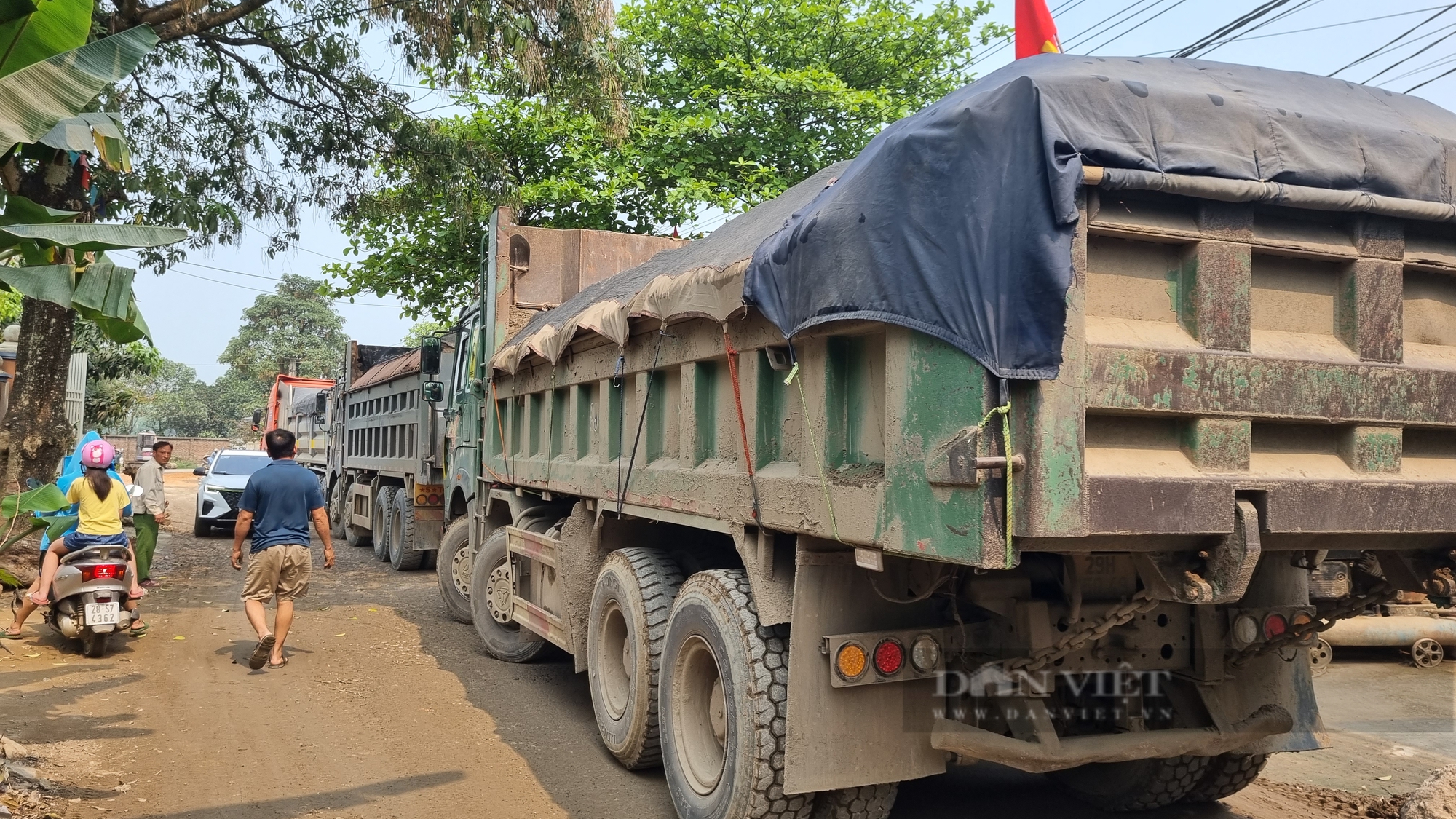 Vụ xe chở cát "hành dân" ở Thịnh Minh (TP Hòa Bình): Hé lộ những bãi tập kết cát trái phép- Ảnh 6.