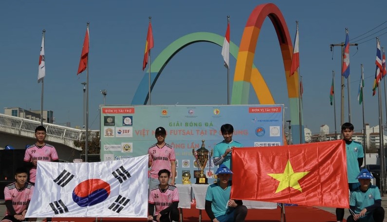 Cộng đồng người Việt tại Hàn Quốc tổ chức Giải bóng đá Futsal thành phố Siheung- Ảnh 1.