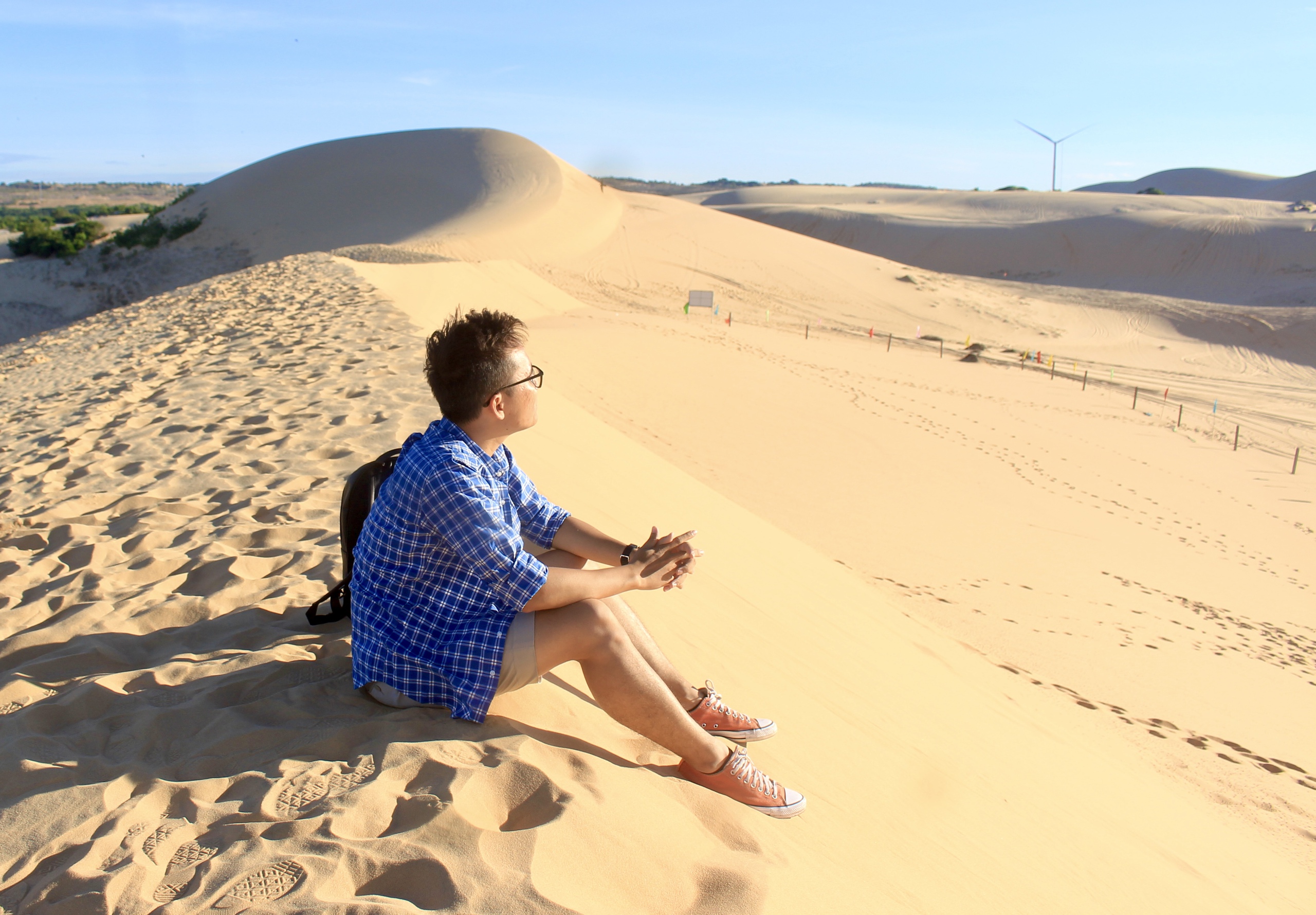 Một nơi ở Việt Nam có bãi cát bao la khiến khách cứ ngỡ sa mạc Ai Cập- Ảnh 1.