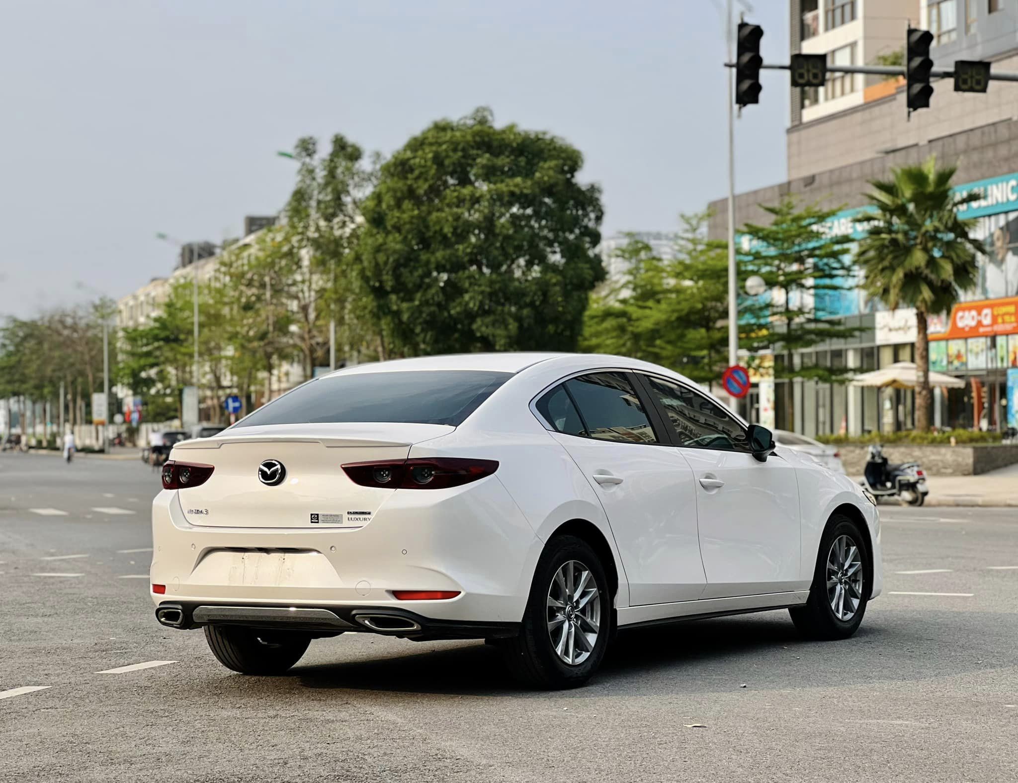 Vừa đăng ký 20 ngày, Mazda 3 2024 đã rao bán giá rẻ khó tin- Ảnh 3.