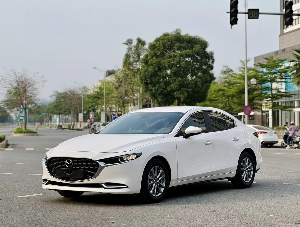 Vừa đăng ký 20 ngày, Mazda 3 2024 đã rao bán giá rẻ khó tin- Ảnh 1.