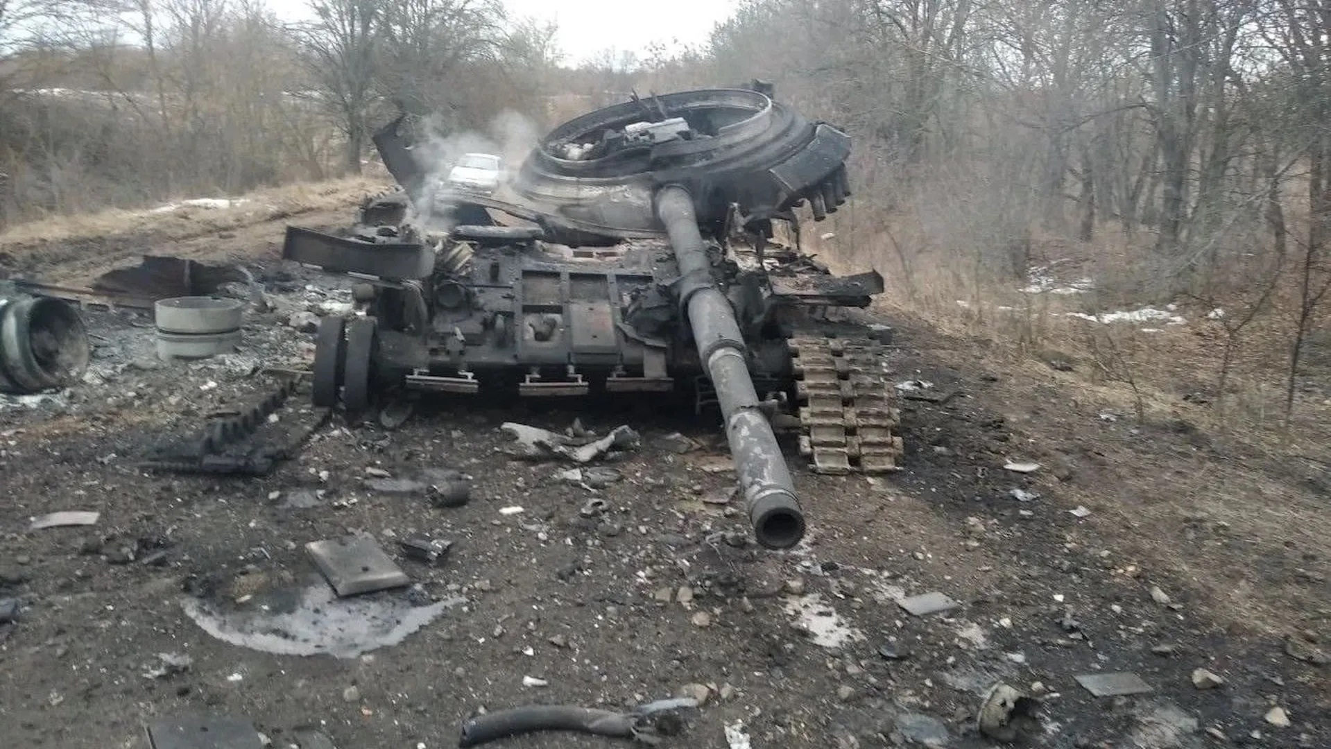 Xe tăng Nga bị vũ khí giá rẻ này của Ukraine 'tàn sát' kinh hoàng trên chiến trường- Ảnh 1.