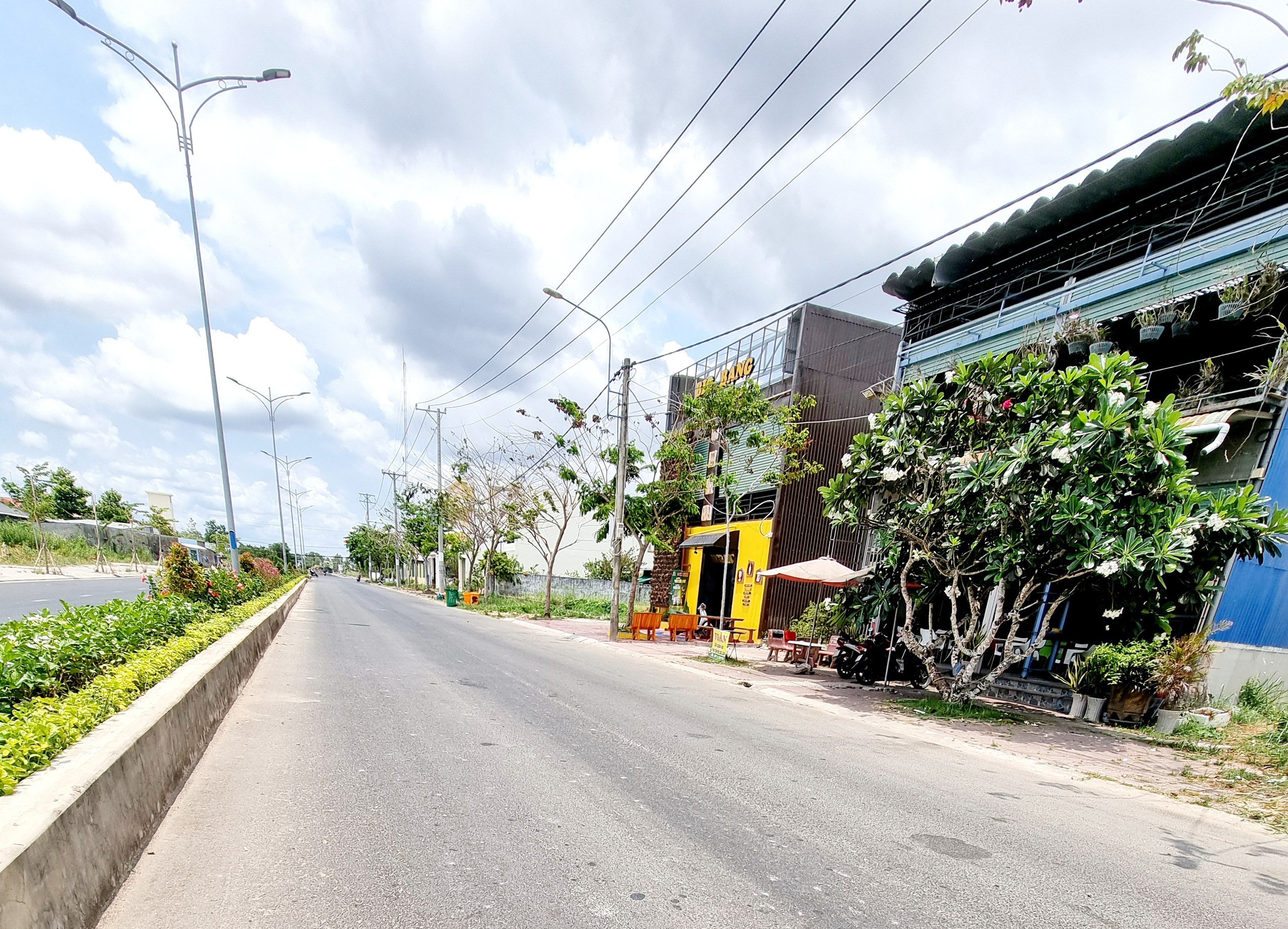 Người dân phát hiện thêm quán nhậu chơi nhạc vũ trường ngoài trời ở TP.Cà Mau- Ảnh 1.