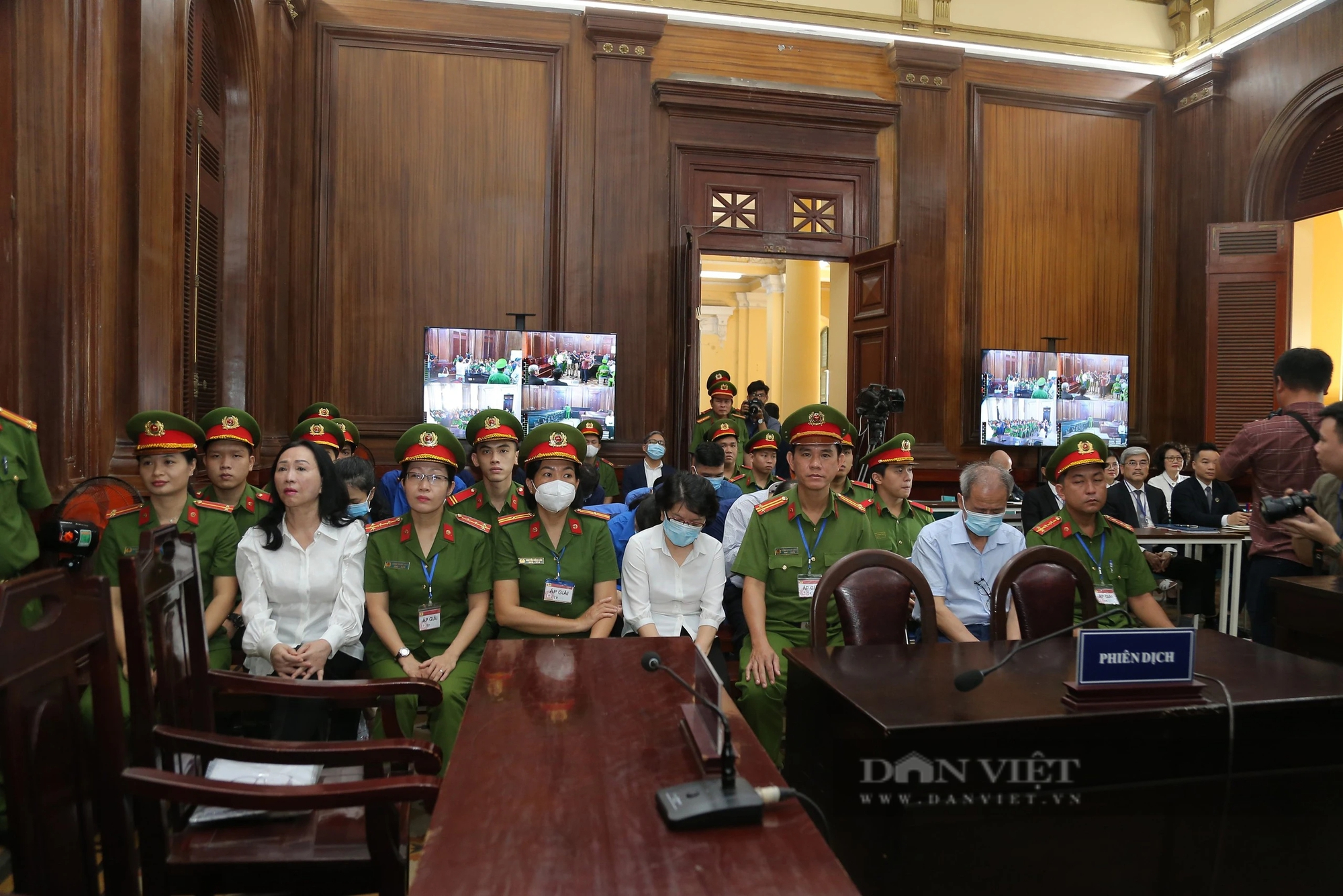 Hình ảnh Chủ tịch Vạn Thịnh Phát Trương Mỹ Lan và các đồng phạm nghe tuyên án- Ảnh 6.