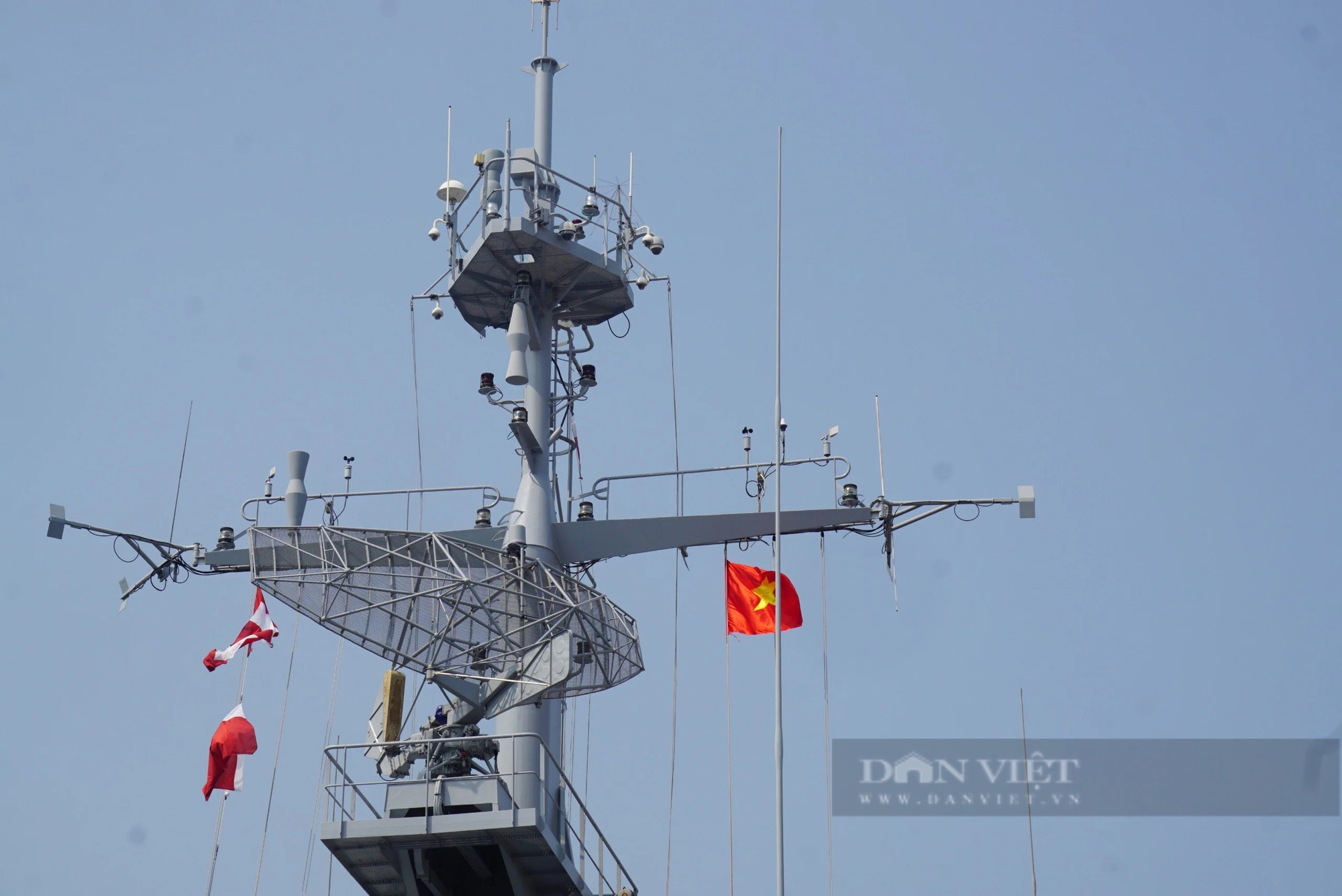 Mục sở thị tàu tuần dương của Hải quân Pháp đang thăm Đà Nẵng- Ảnh 7.