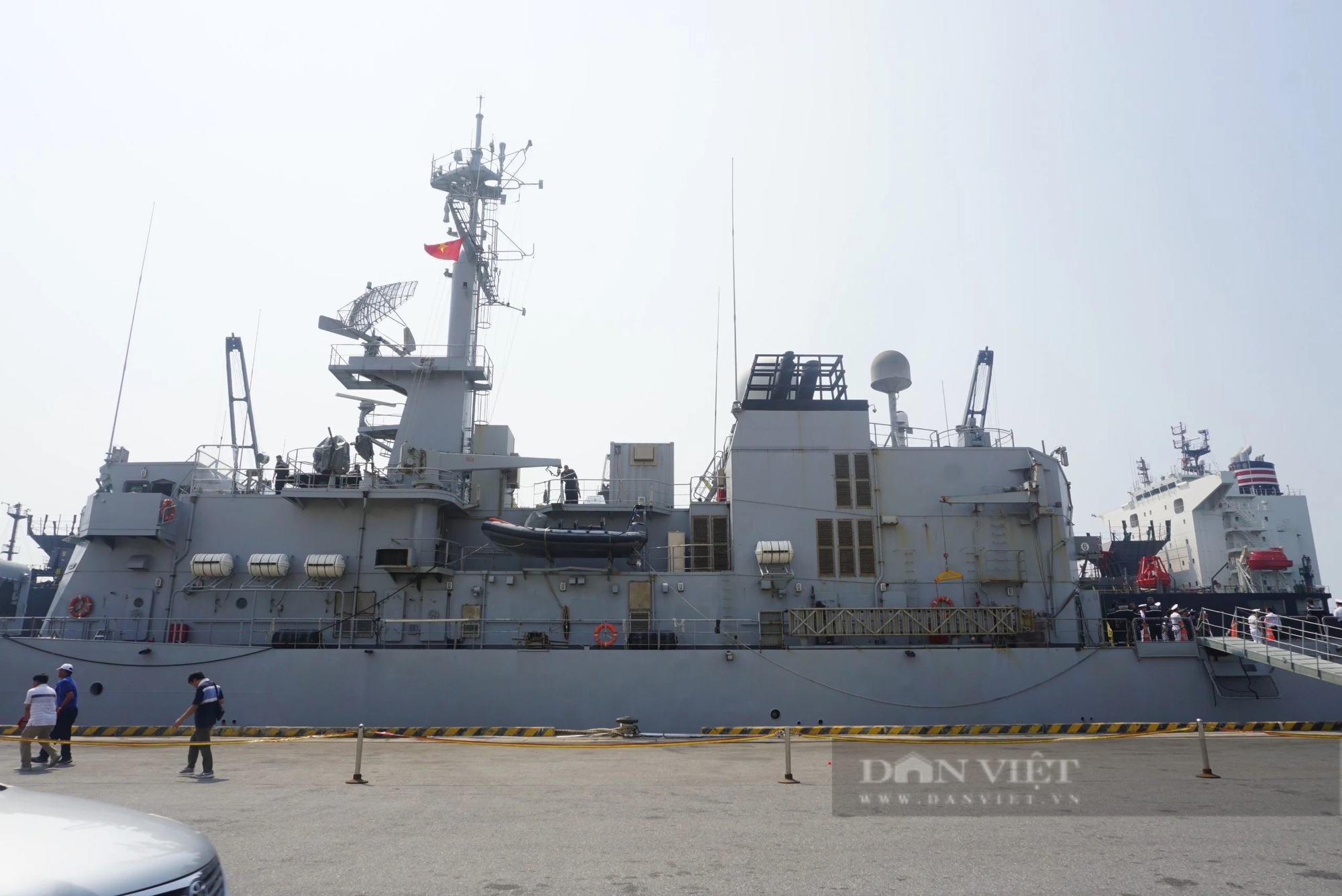 Mục sở thị tàu tuần dương của Hải quân Pháp đang thăm Đà Nẵng- Ảnh 8.