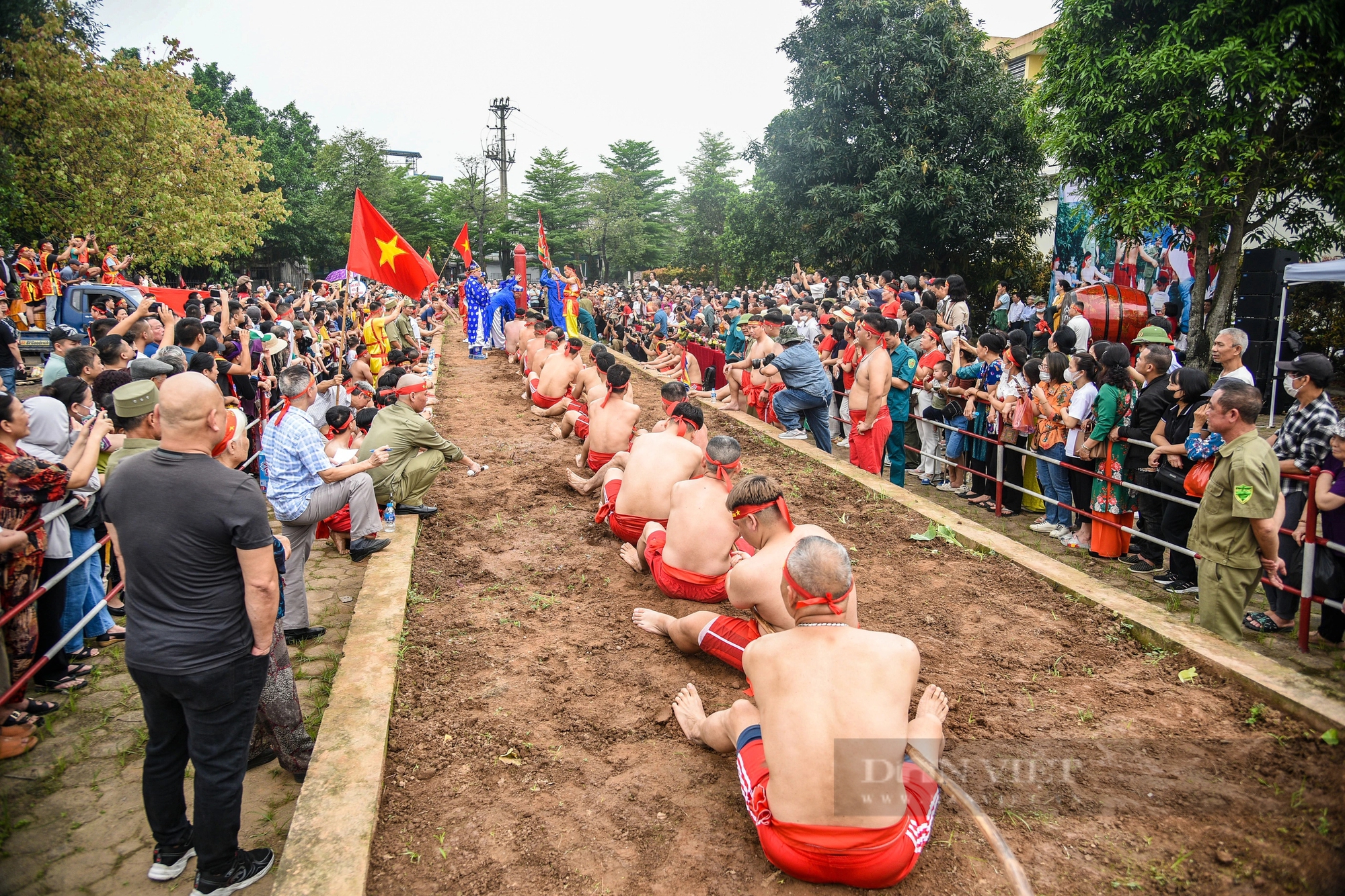 Độc đáo trò kéo co ngồi tại một lễ hội ở Hà Nội- Ảnh 7.