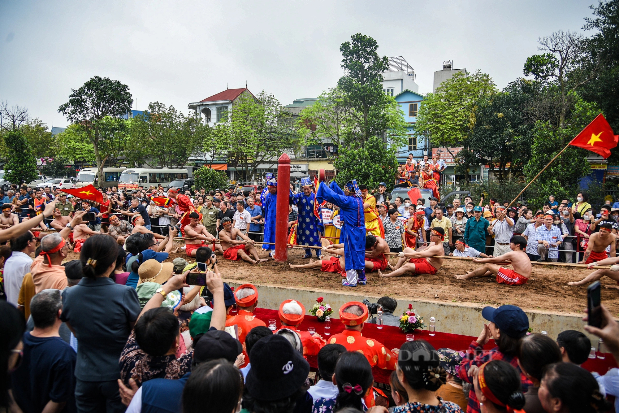 Độc đáo trò kéo co ngồi tại một lễ hội ở Hà Nội- Ảnh 14.