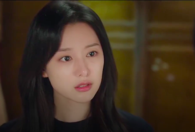 Phim Nữ hoàng nước mắt (Queen of Tears) tập 11: Kim Ji Won nhắc đến cái chết, Kim Soo Hyun "gặp dữ hóa lành"?- Ảnh 1.