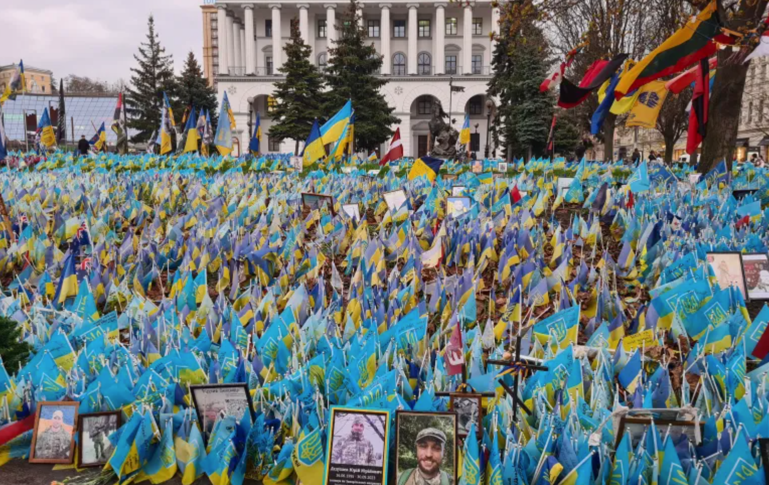 'Tham chiến tới chết': Ukraine bãi bỏ thời hạn giải ngũ, binh lính vốn mệt mỏi càng giận giữ- Ảnh 1.