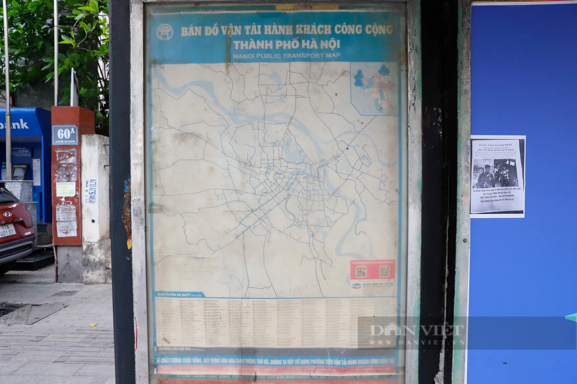 Bi hài cảnh người dân lên xuống tại điểm chờ xe buýt đạt chuẩn Châu Âu ở Hà Nội- Ảnh 10.