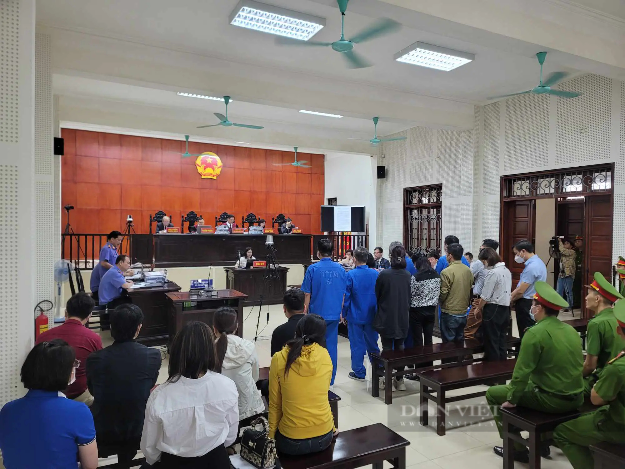 TAND tỉnh Quảng Ninh tuyên án ông Đỗ Hữu Ca và 12 bị cáo- Ảnh 1.