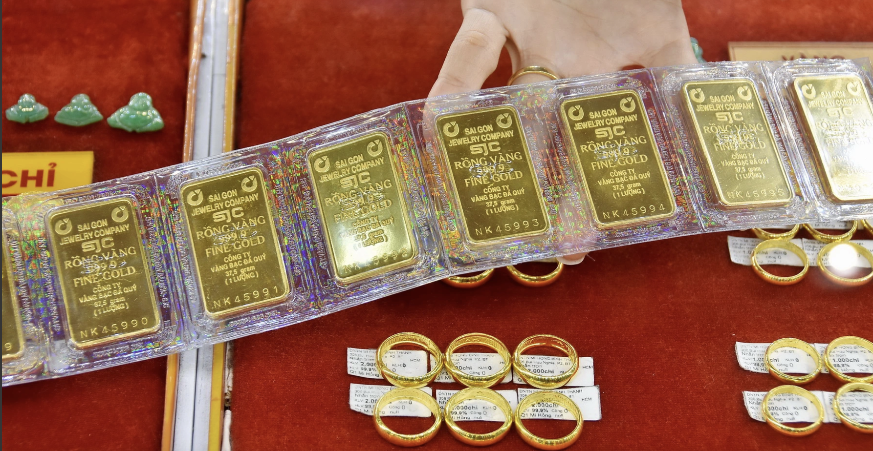 Vàng SJC tăng "sốc" 85 triệu đồng/lượng, Ngân hàng Nhà nước tuyên bố tăng cung vàng để chặn chênh lệch- Ảnh 1.