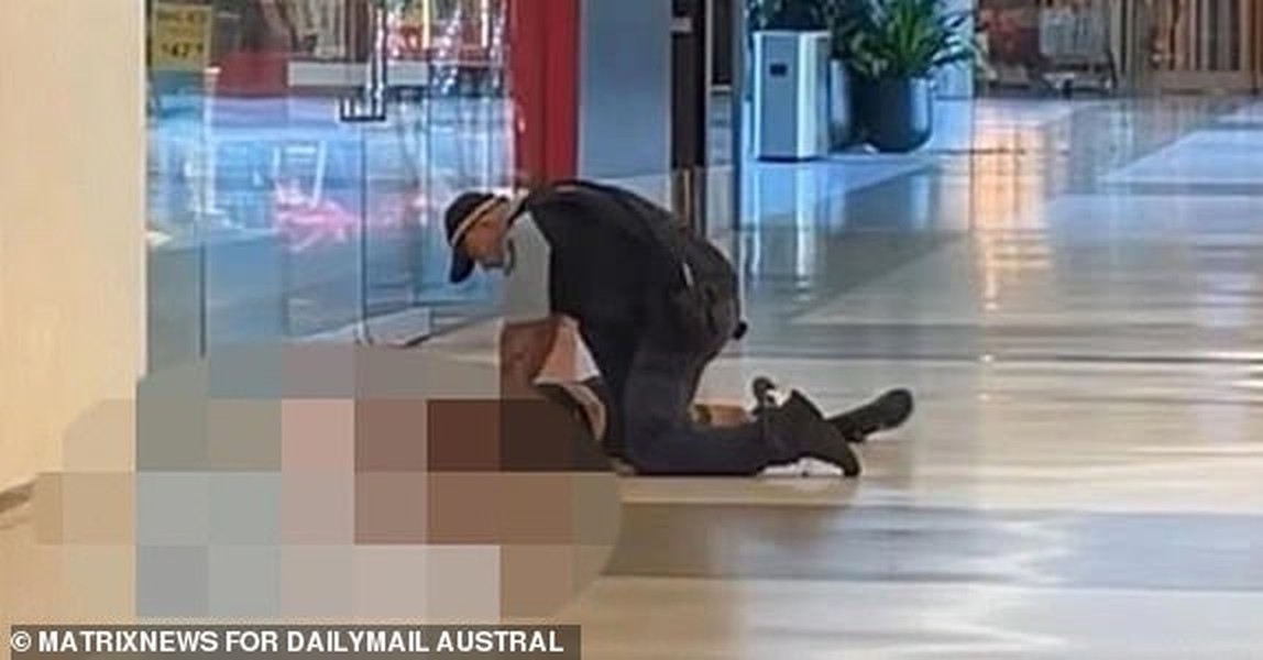 Hiện trường vụ đâm dao kinh hoàng tại trung tâm mua sắm ở Australia khiến 5 người thiệt mạng- Ảnh 2.