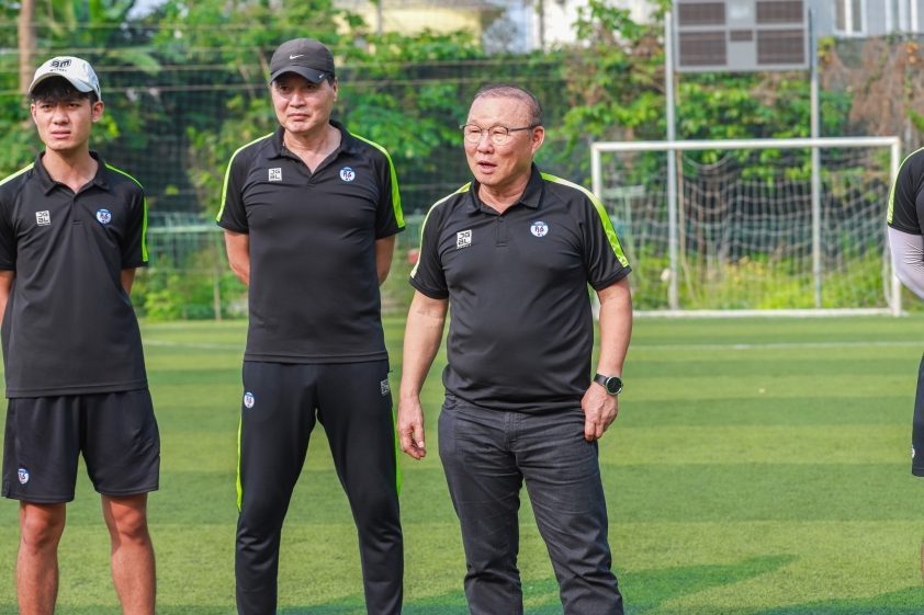 HLV Park Hang-seo chỉ ra hạn chế của bóng đá Việt Nam- Ảnh 1.
