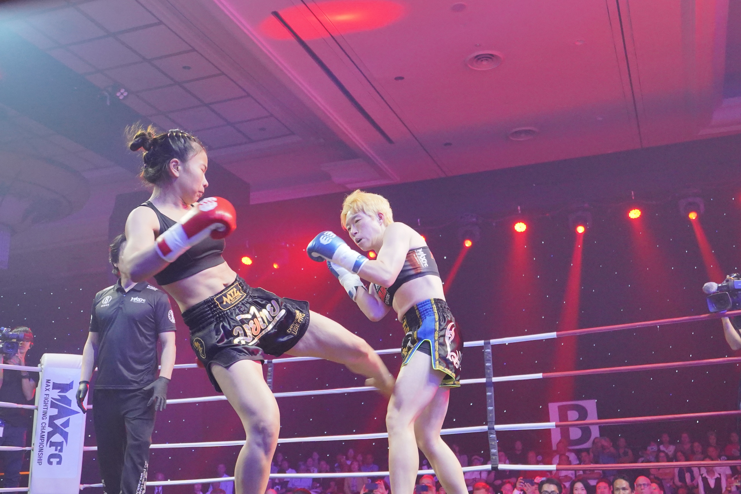 Nhà vô địch SEA Games 31 Nguyễn Quang Huy hạ knock-out võ sĩ Hàn Quốc- Ảnh 3.