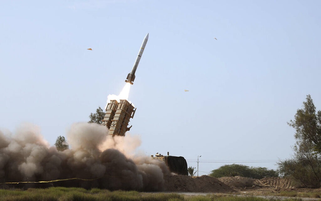 Iran sở hữu dàn tên lửa, UAV mạnh khủng khiếp khiến Israel như 'ngồi trên đống lửa- Ảnh 1.