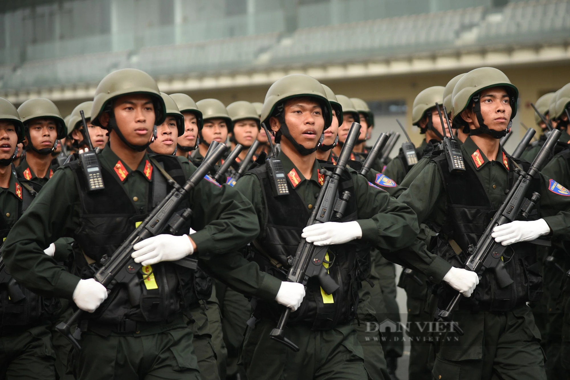 Thủ tướng dự lễ diễu binh kỷ niệm 50 năm Ngày truyền thống lực lượng CSCĐ- Ảnh 9.