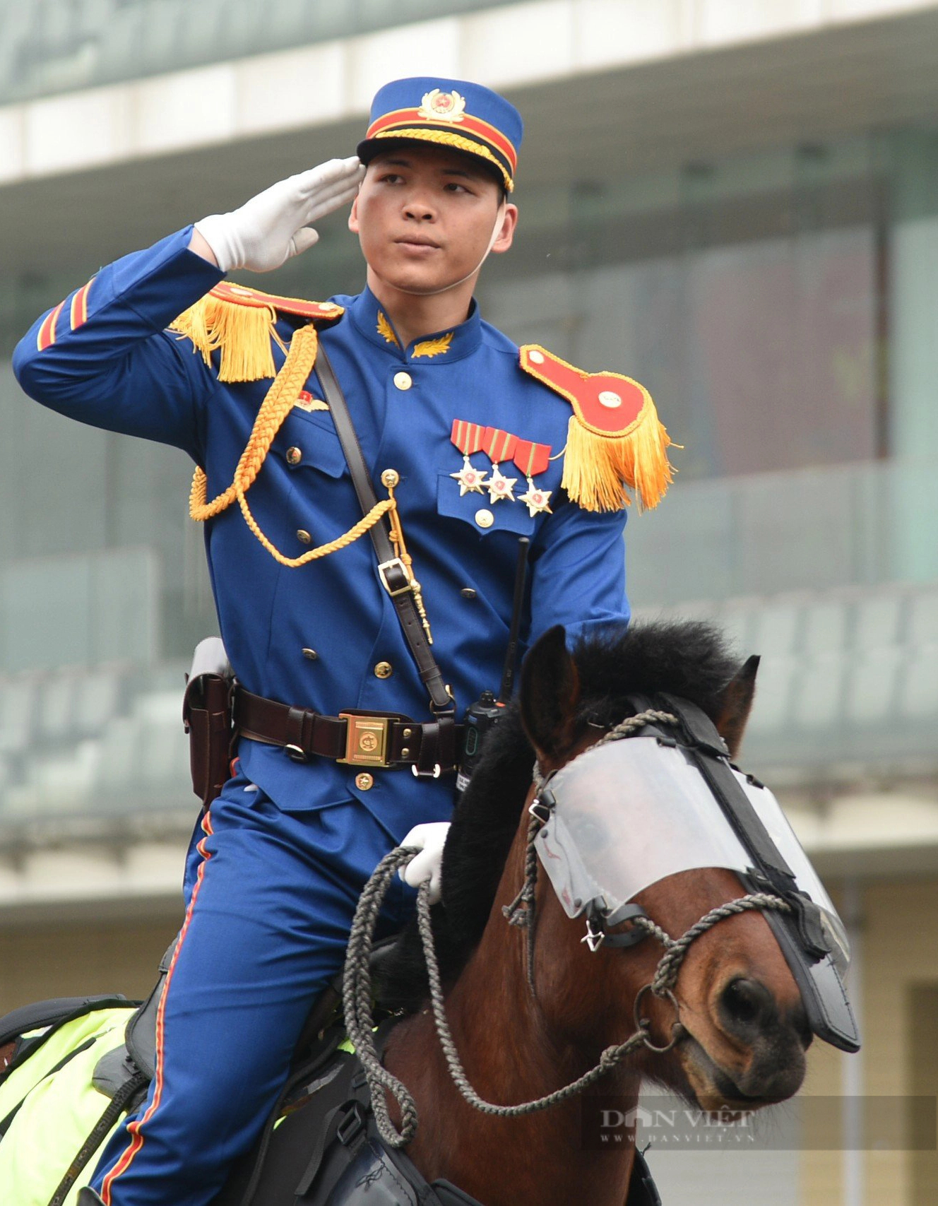 Trang phục mới của lực lượng Kỵ binh cảnh sát cơ động tại lễ diễu binh 50 năm ngày truyền thống- Ảnh 4.