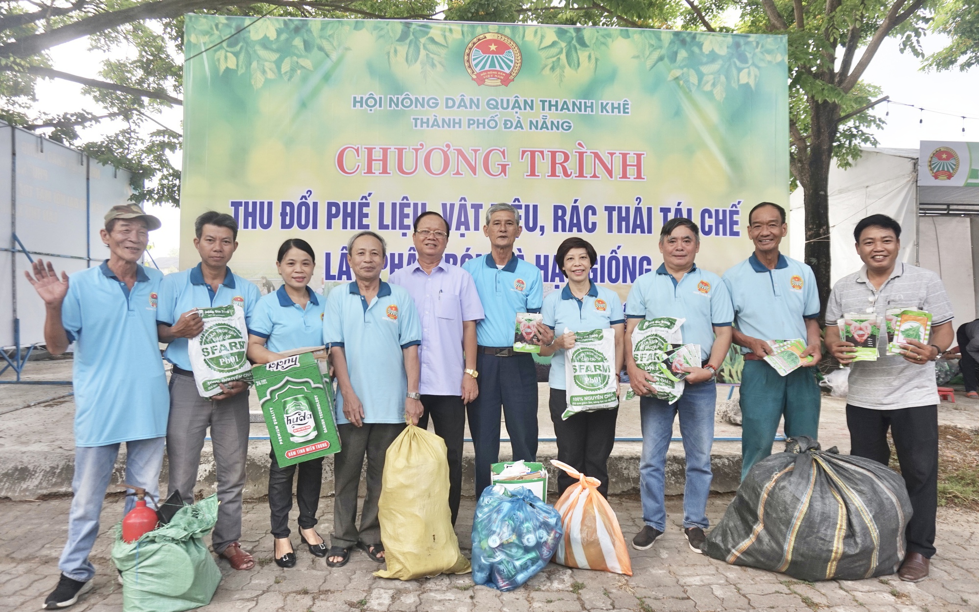 Đổi rác thải lấy loại quà bất ngờ, nông dân Đà Nẵng chung tay bảo vệ môi trường