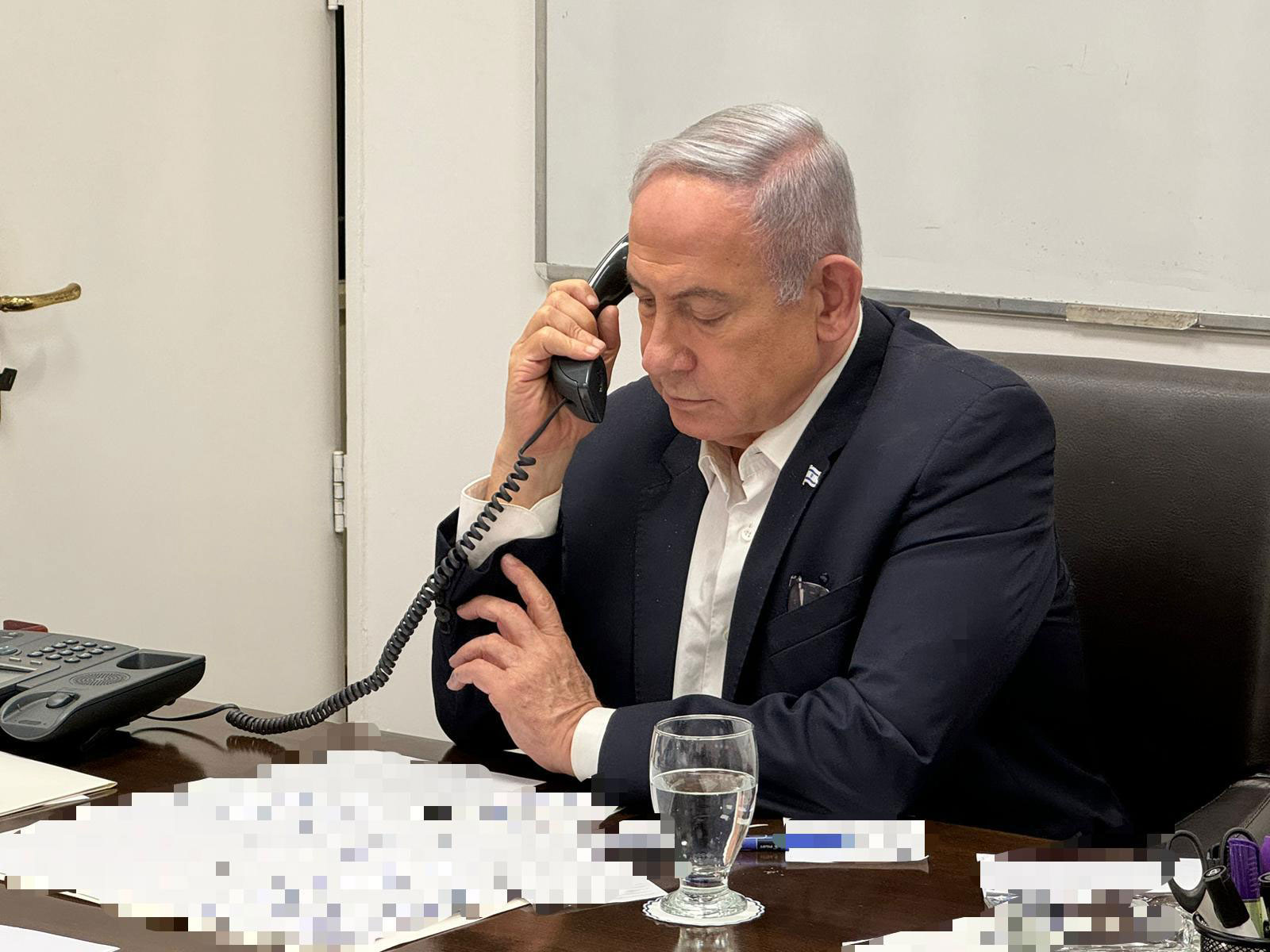 Hé lộ phản ứng bất ngờ của ông Biden trong cuộc điện đàm với Thủ tướng Israel sau đòn tấn công của Iran - Ảnh 1.