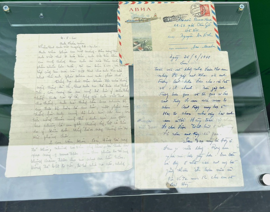 400 bức thư tay kể câu chuyện tình yêu "kỳ lạ" của vợ chồng Thiếu tướng Hoàng Đan - Ảnh 3.