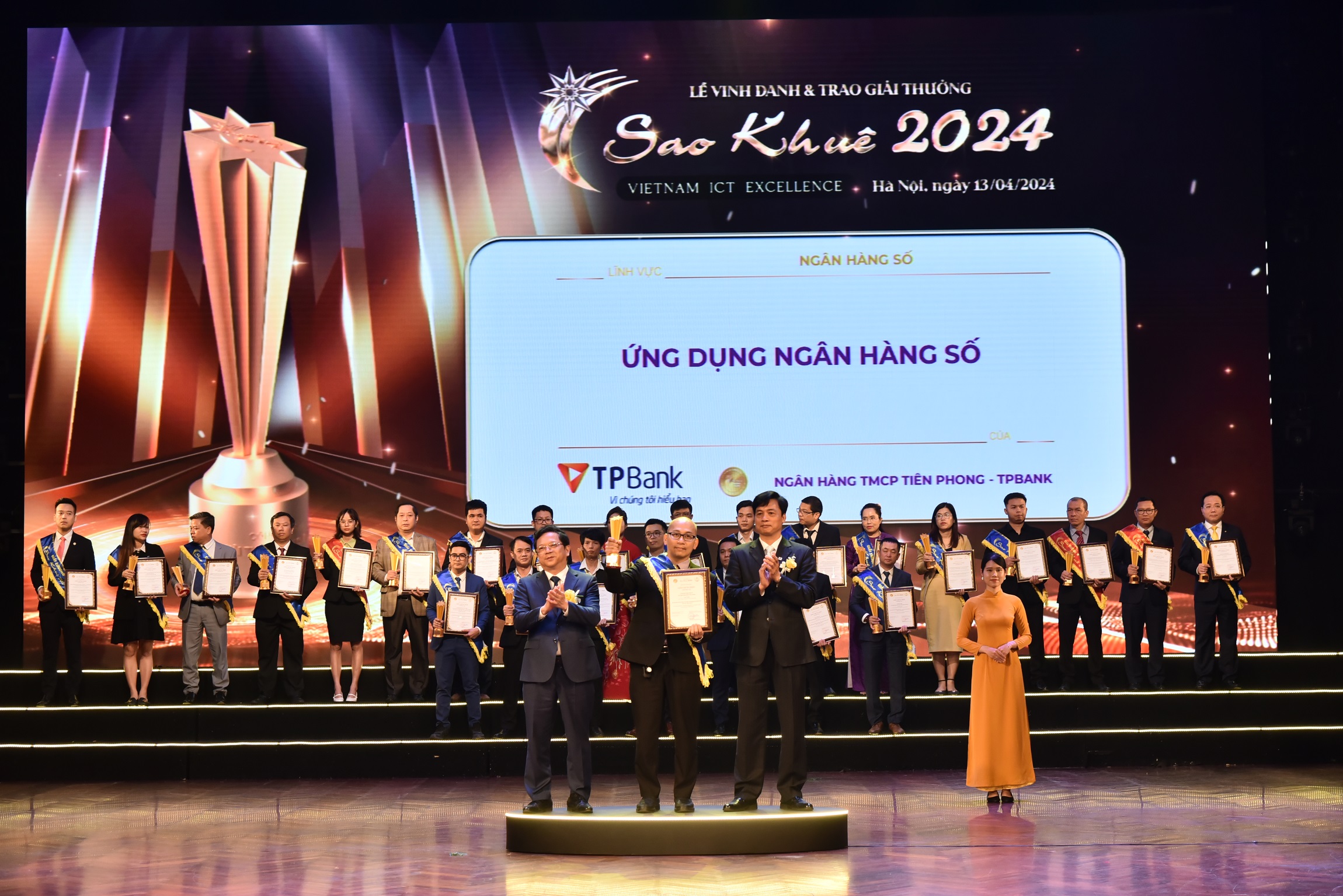 TPBank lập “hat-trick” giải thưởng tại Lễ vinh danh và trao giải thưởng Sao Khuê 2024- Ảnh 1.