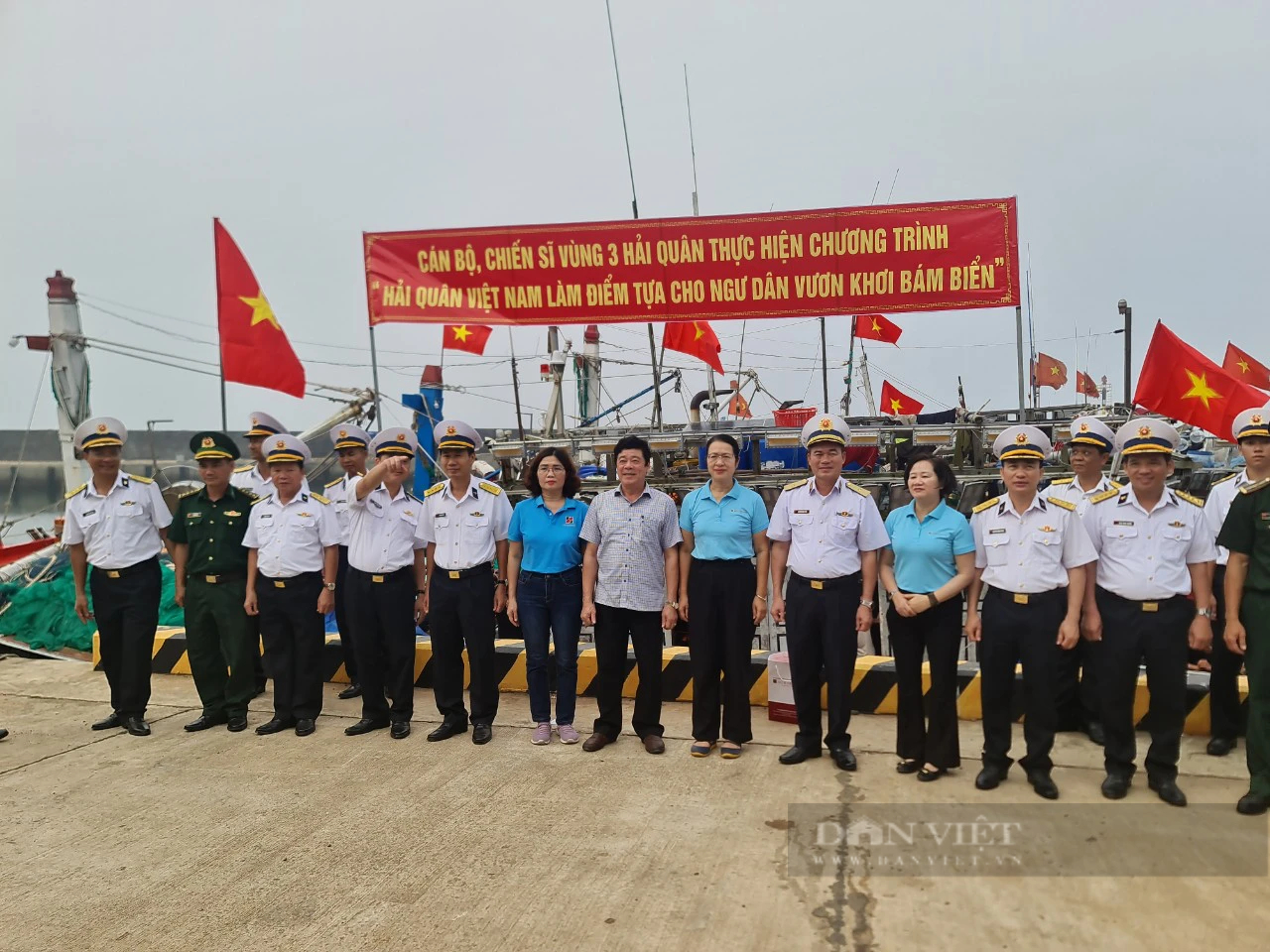 Quảng Trị: Agribank tiếp sức cùng quân dân huyện đảo Cồn Cỏ vươn khơi, bám biển- Ảnh 1.
