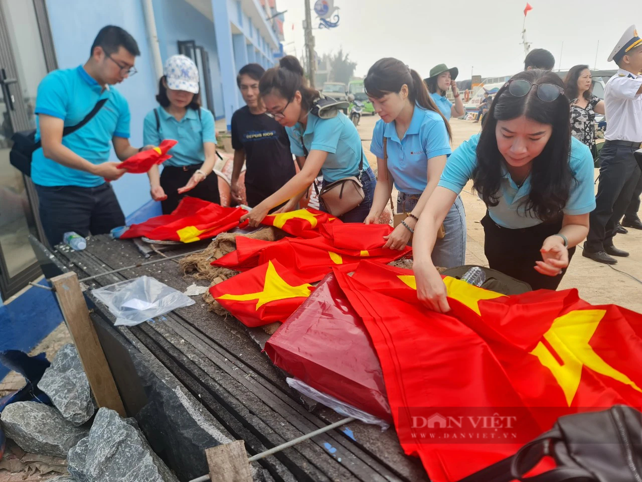 Quảng Trị: Agribank tiếp sức cùng quân dân huyện đảo Cồn Cỏ vươn khơi, bám biển- Ảnh 4.