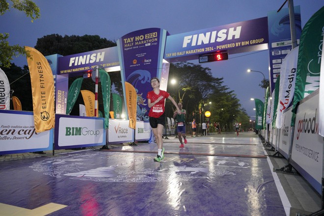 Nam “runner" ngừng tim, nguy kịch khi tham gia giải chạy bán marathon lớn nhất Việt Nam- Ảnh 1.
