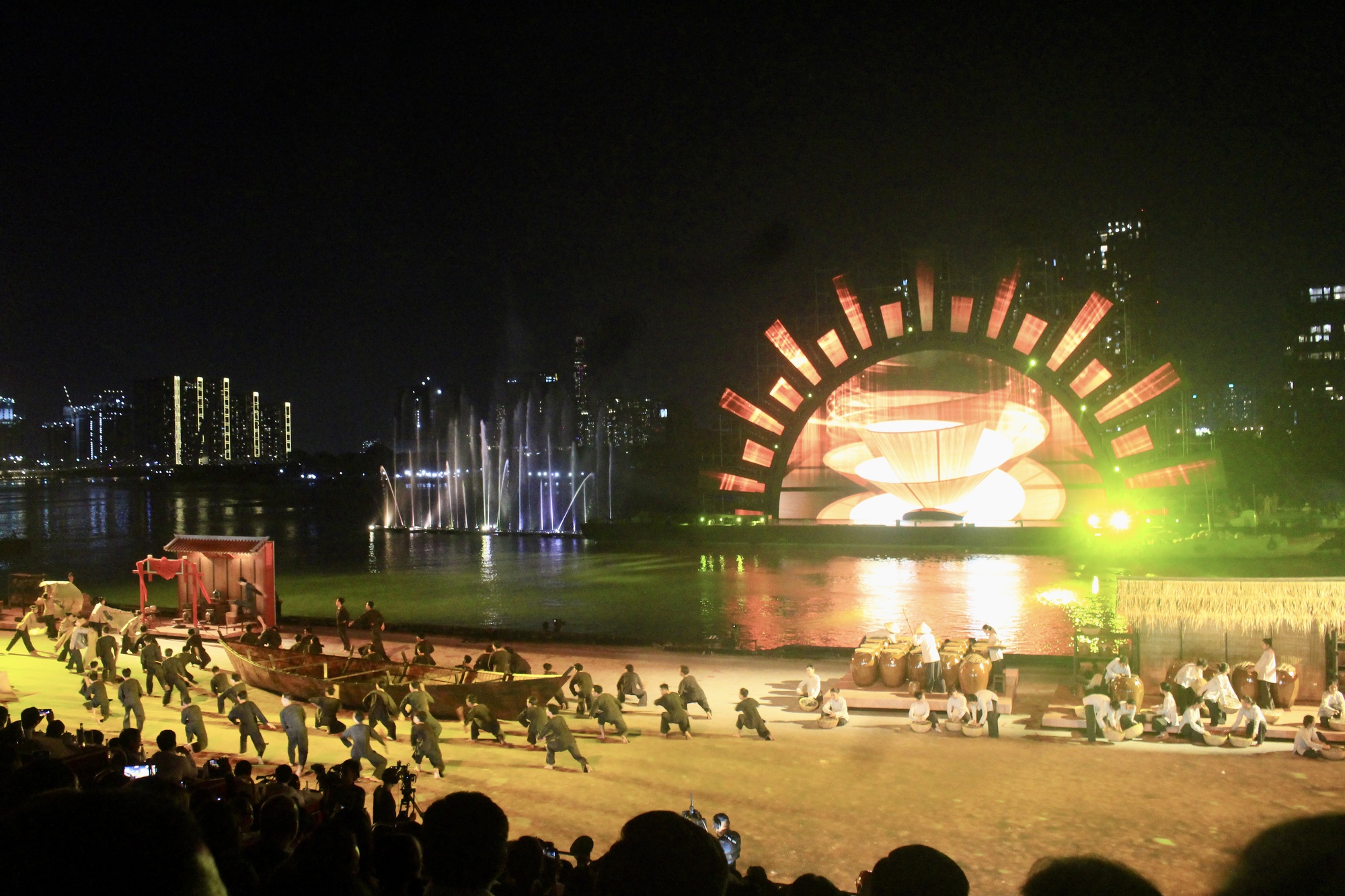 Hé lộ vở đại nhạc kịch “Chuyến tàu huyền thoại” tại Lễ hội Sông nước TP.HCM 2024- Ảnh 1.
