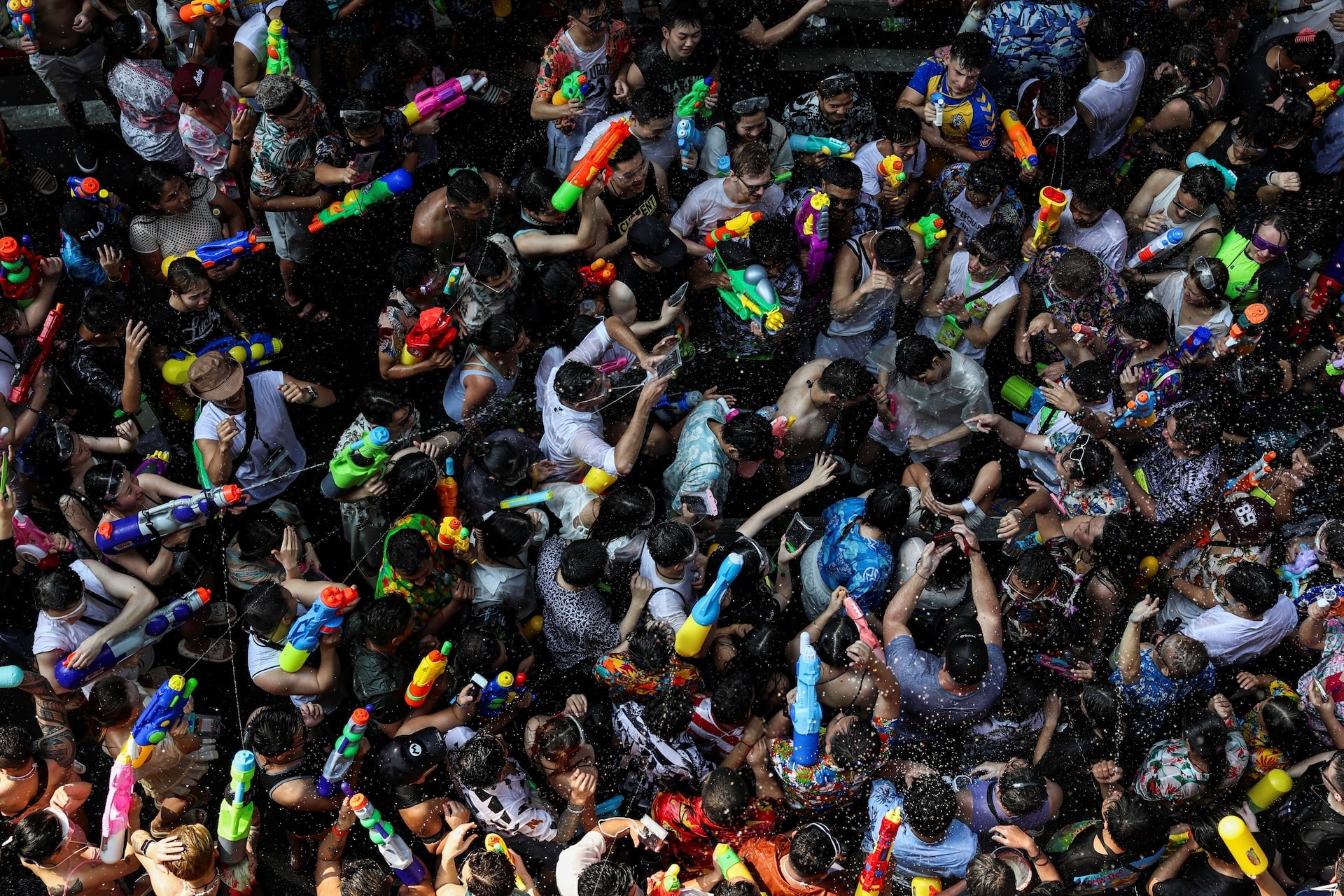 Hình ảnh lễ hội té nước Songkran giúp Thái Lan thu hơn 5 tỷ USD- Ảnh 2.