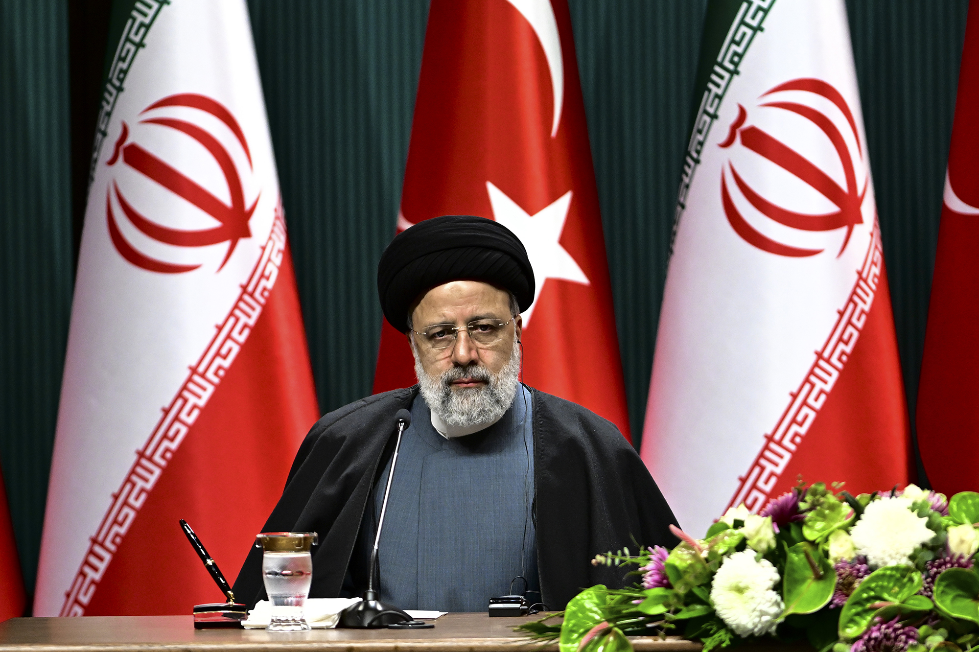 Tổng thống Raisi cảnh báo hậu quả đau đớn nếu Israel "chống lại lợi ích của Iran"- Ảnh 1.