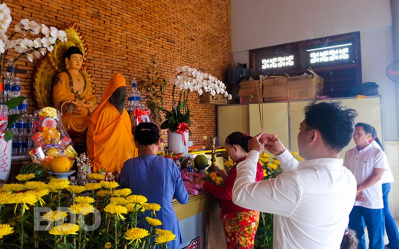 Một pho tượng cổ văn hóa Champa mang tên Phật lồi là Bảo vật quốc đang ở thôn này của Bình Định