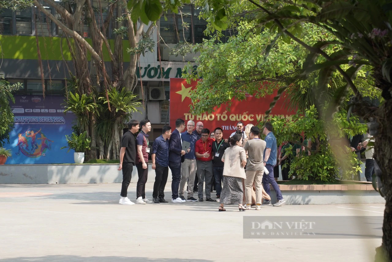 Ngày làm việc thứ hai của CEO Apple Tim Cook tại Việt Nam: Truyền cảm hứng tới học sinh Hà Nội- Ảnh 5.