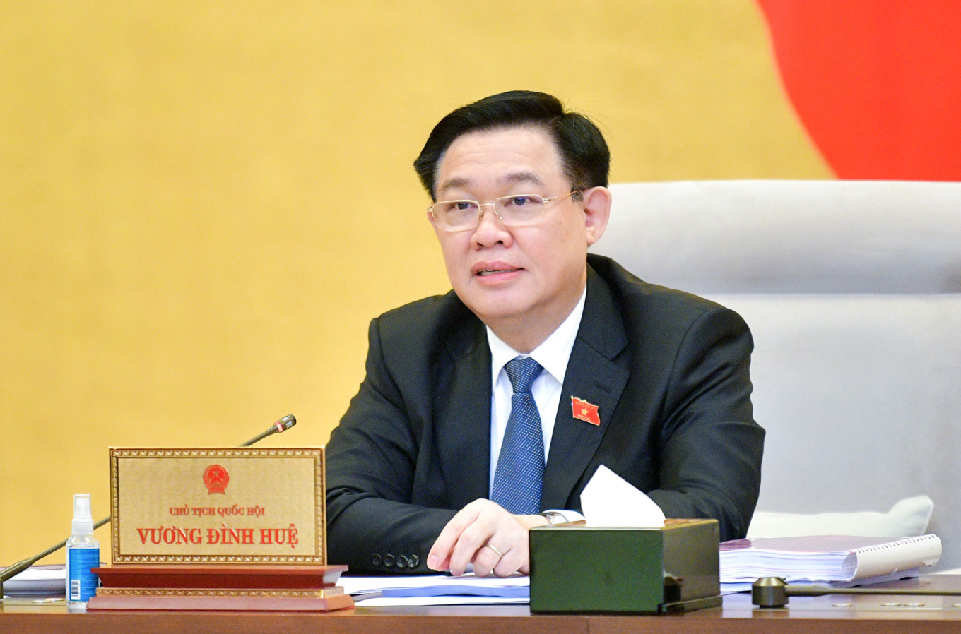 Chủ tịch Quốc hội Vương Đình Huệ: Cần kiểm soát rất chặt kinh doanh thuốc online - Ảnh 1.