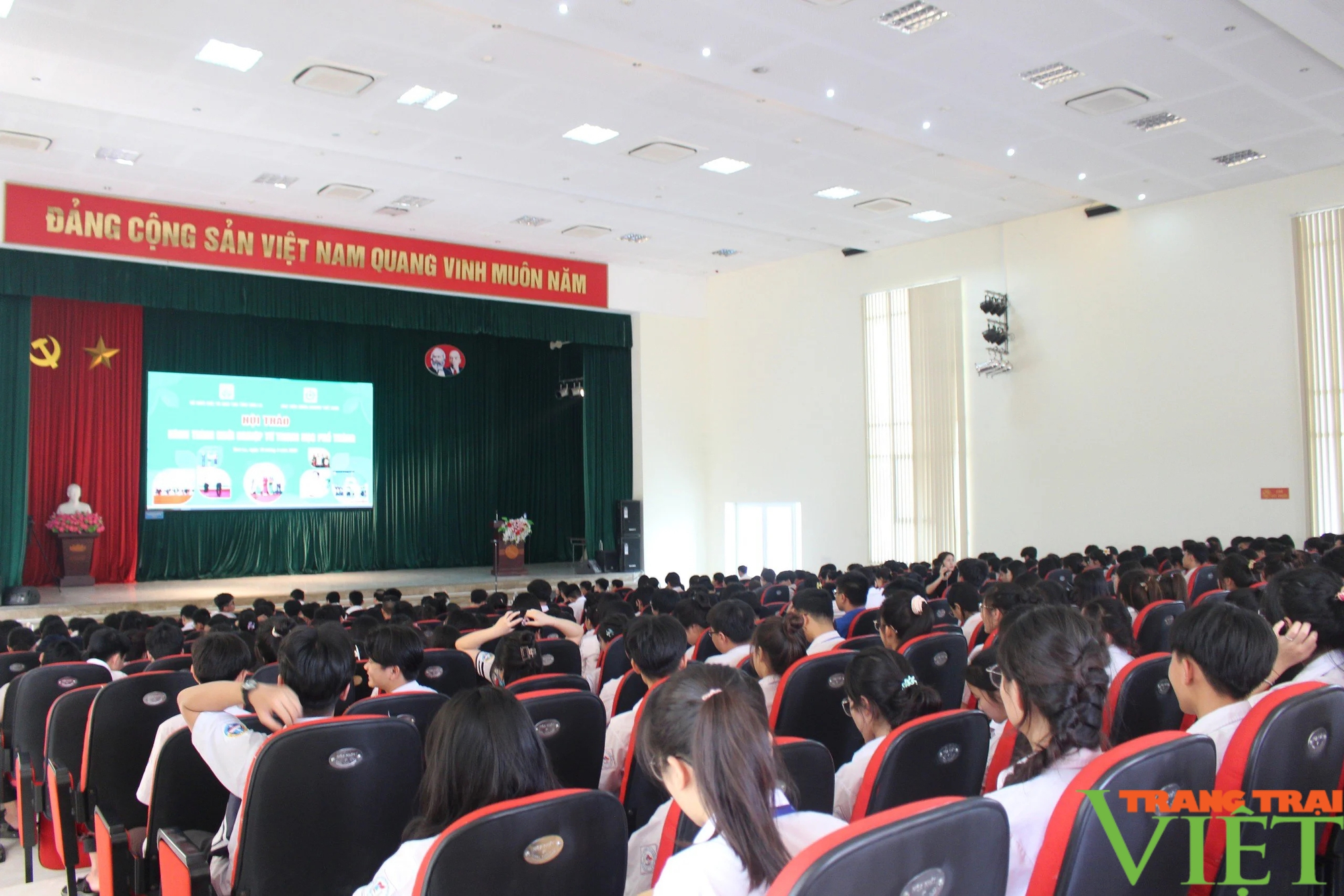 Hành trình khởi nghiệp từ trung học phổ thông ở Sơn La- Ảnh 1.