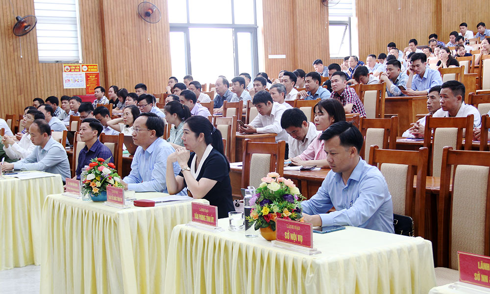 Phó Bí thư Thường trực Tỉnh ủy, Chủ tịch HĐND tỉnh Bắc Giang đối thoại với cán bộ chủ chốt Hội Nông dân cơ sở- Ảnh 2.