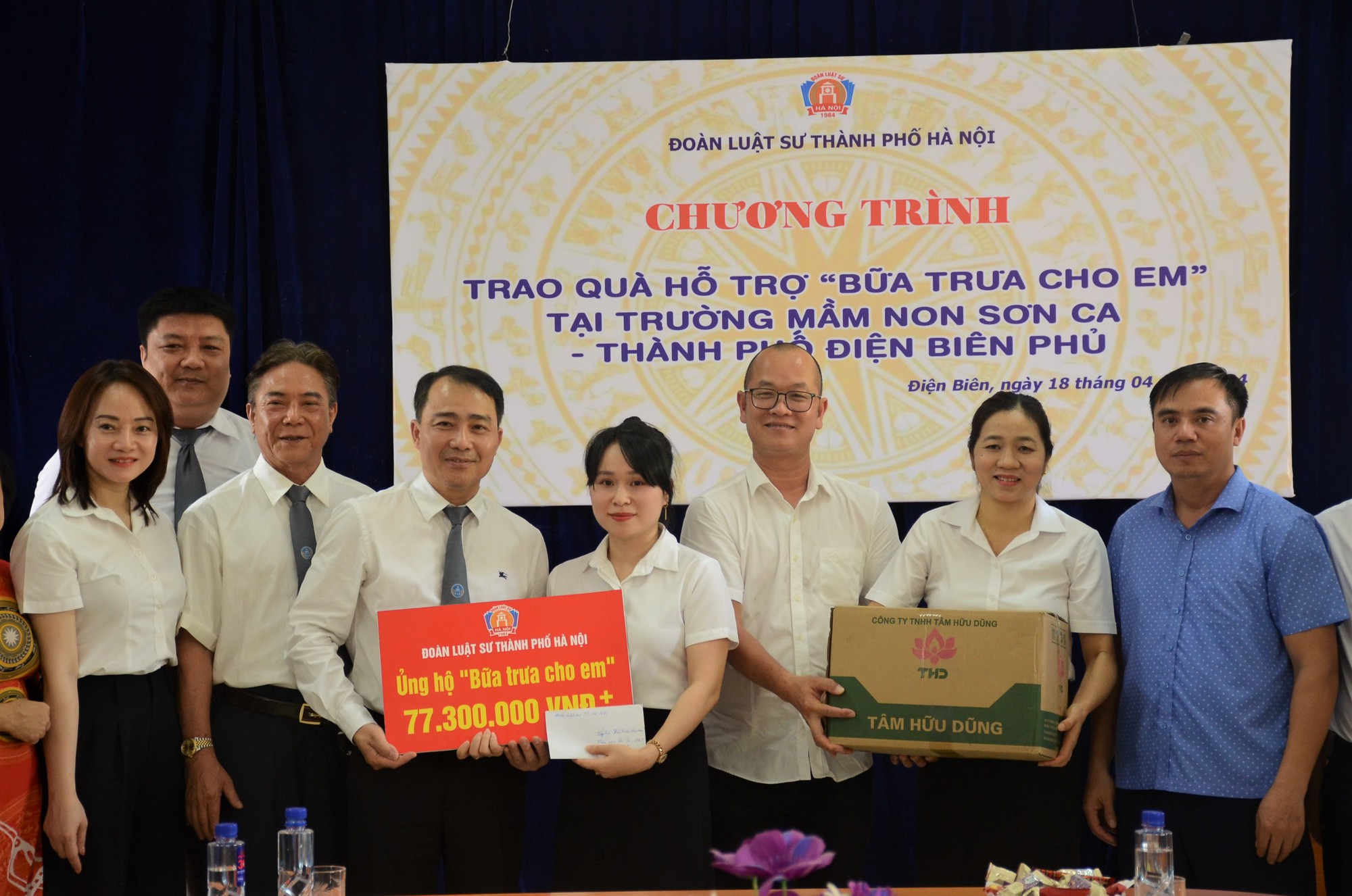 Đoàn Luật sự TP. Hà Nội hỗ trợ bữa ăn cho học sinh mầm non Điện Biên - Ảnh 1.
