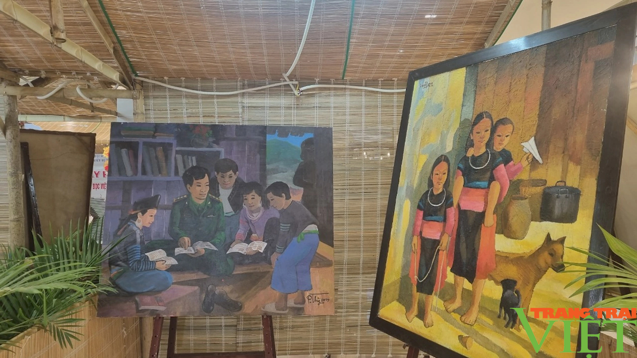 Sơn La: Triển lãm, trưng bày, giới thiệu sách hưởng ứng Ngày sách và văn hóa đọc Việt Nam- Ảnh 5.