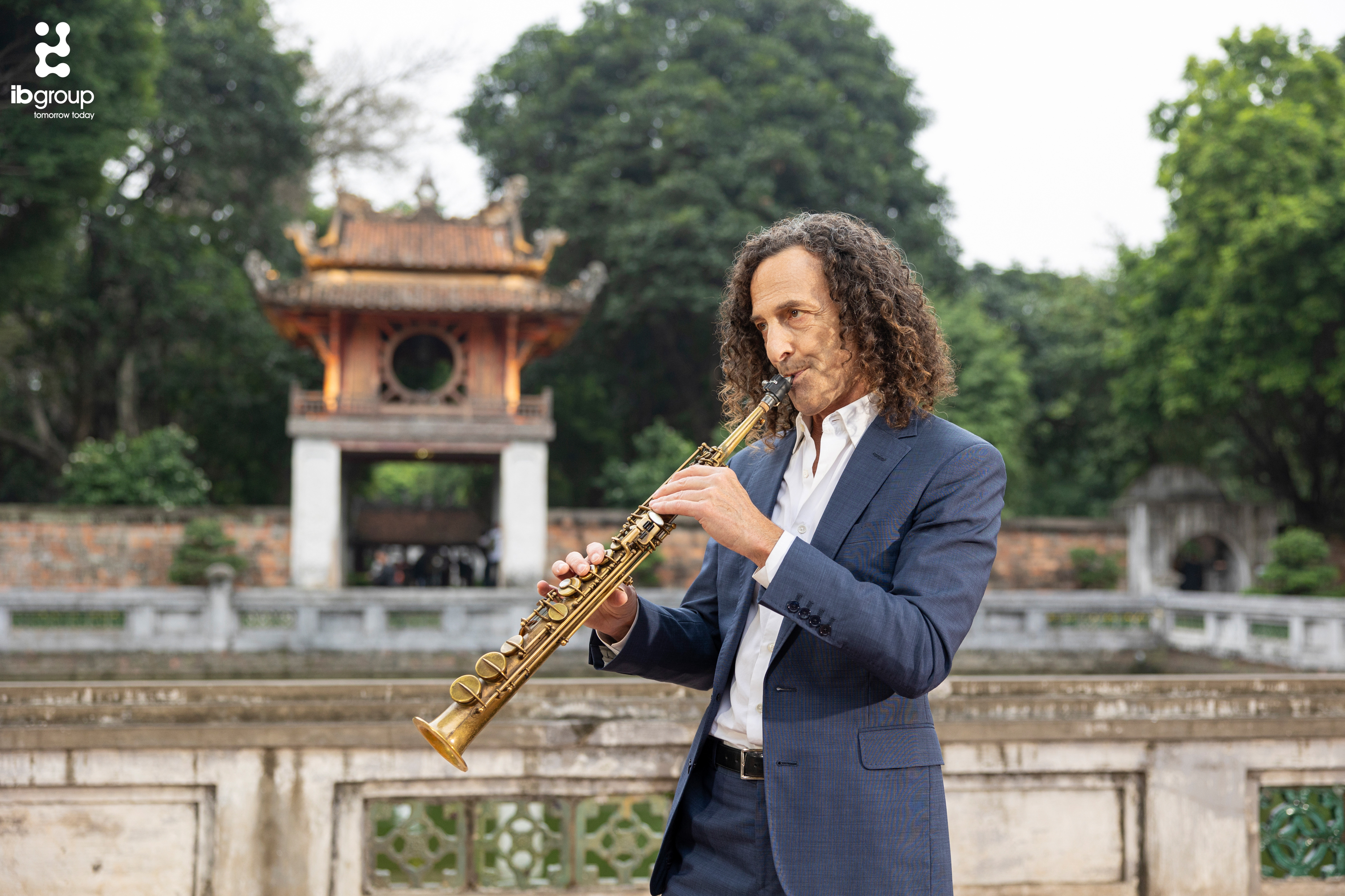 Ra mắt MV “Going Home” do nghệ sĩ Kenny G trình diễn tại các địa danh nổi tiếng của Hà Nội- Ảnh 4.