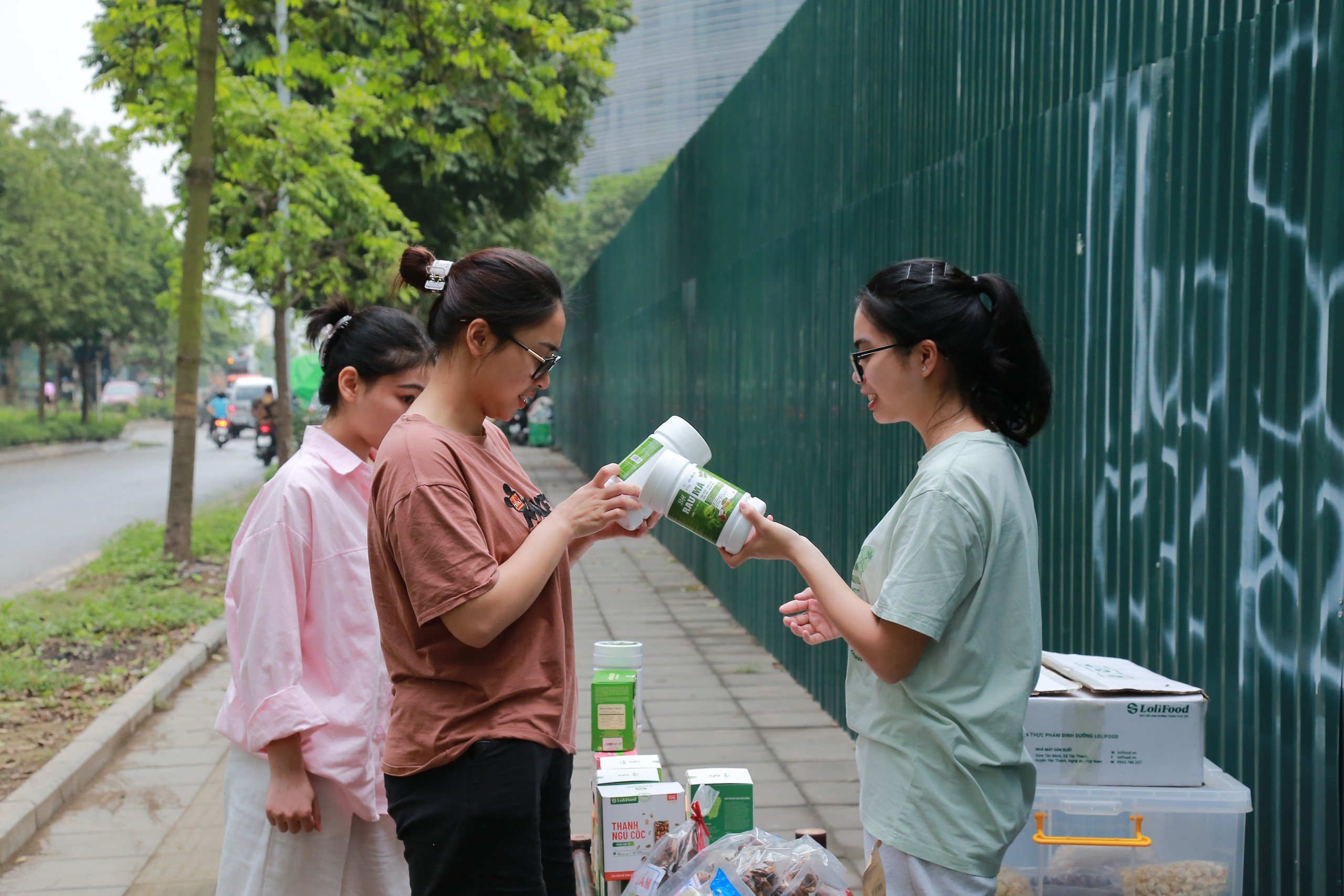 Góc “Chợ Quê”: Nơi kết nối yêu thương qua những nông sản sạch- Ảnh 6.